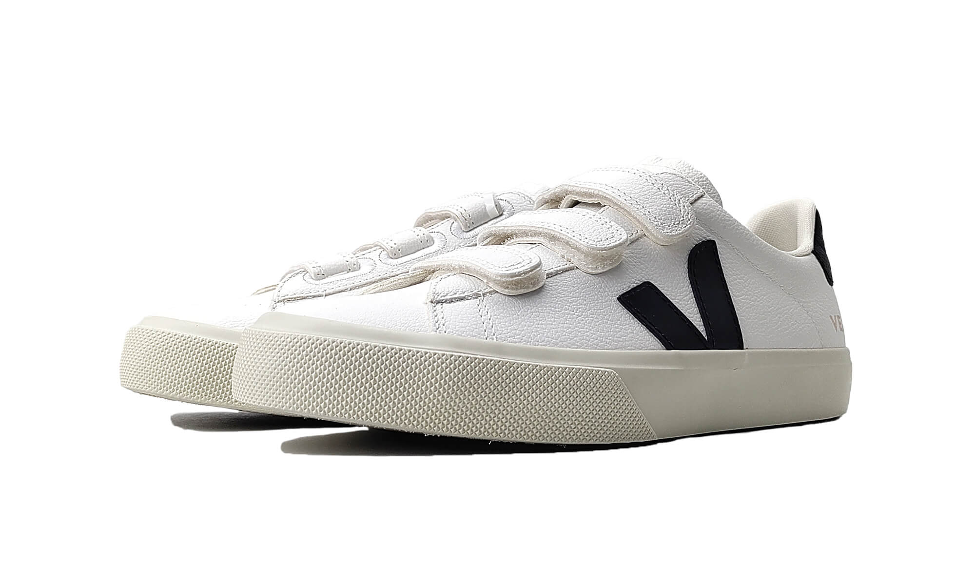 Veja Recife Chromefree Leather 'White Black'