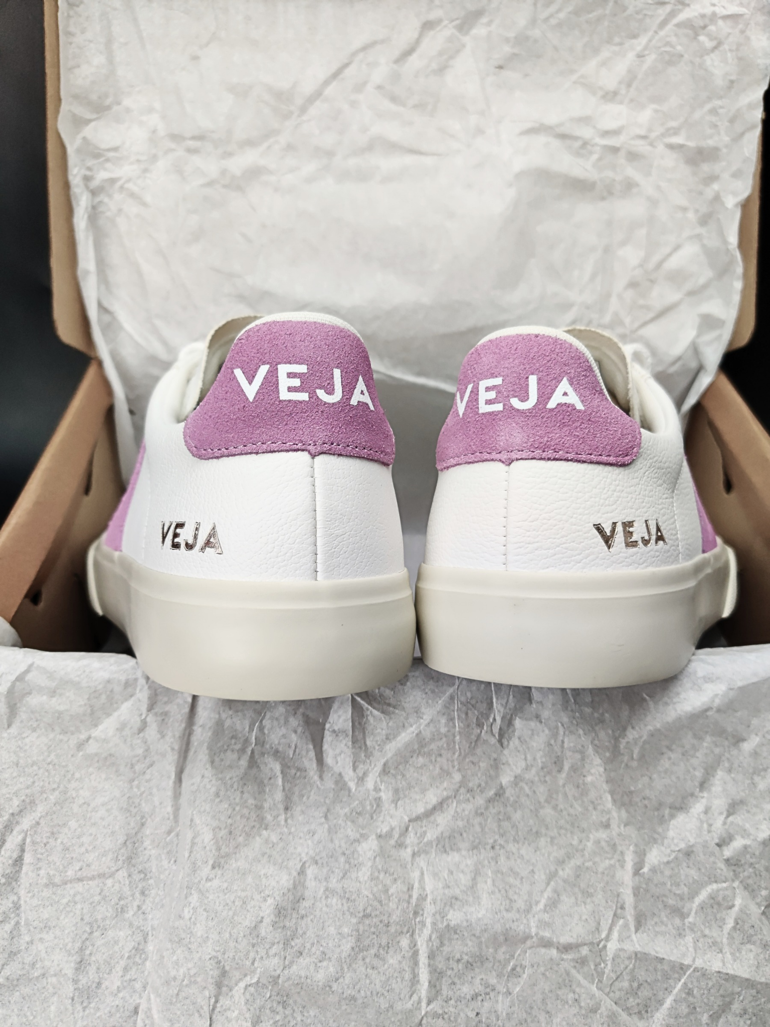 Veja Campo Extra White Mulberry