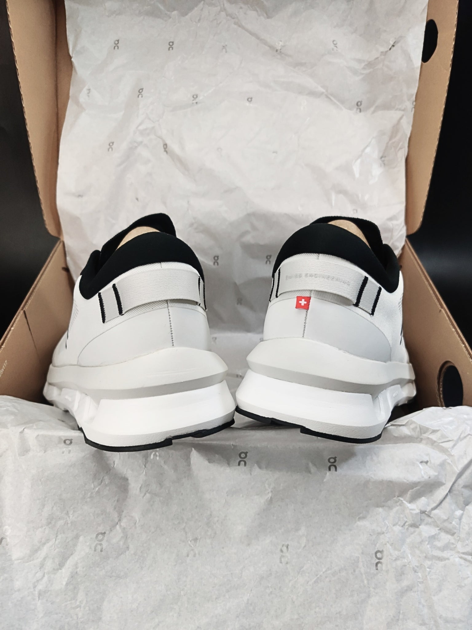on-cloudzone-ice-black-mens-3MF10081926-6
