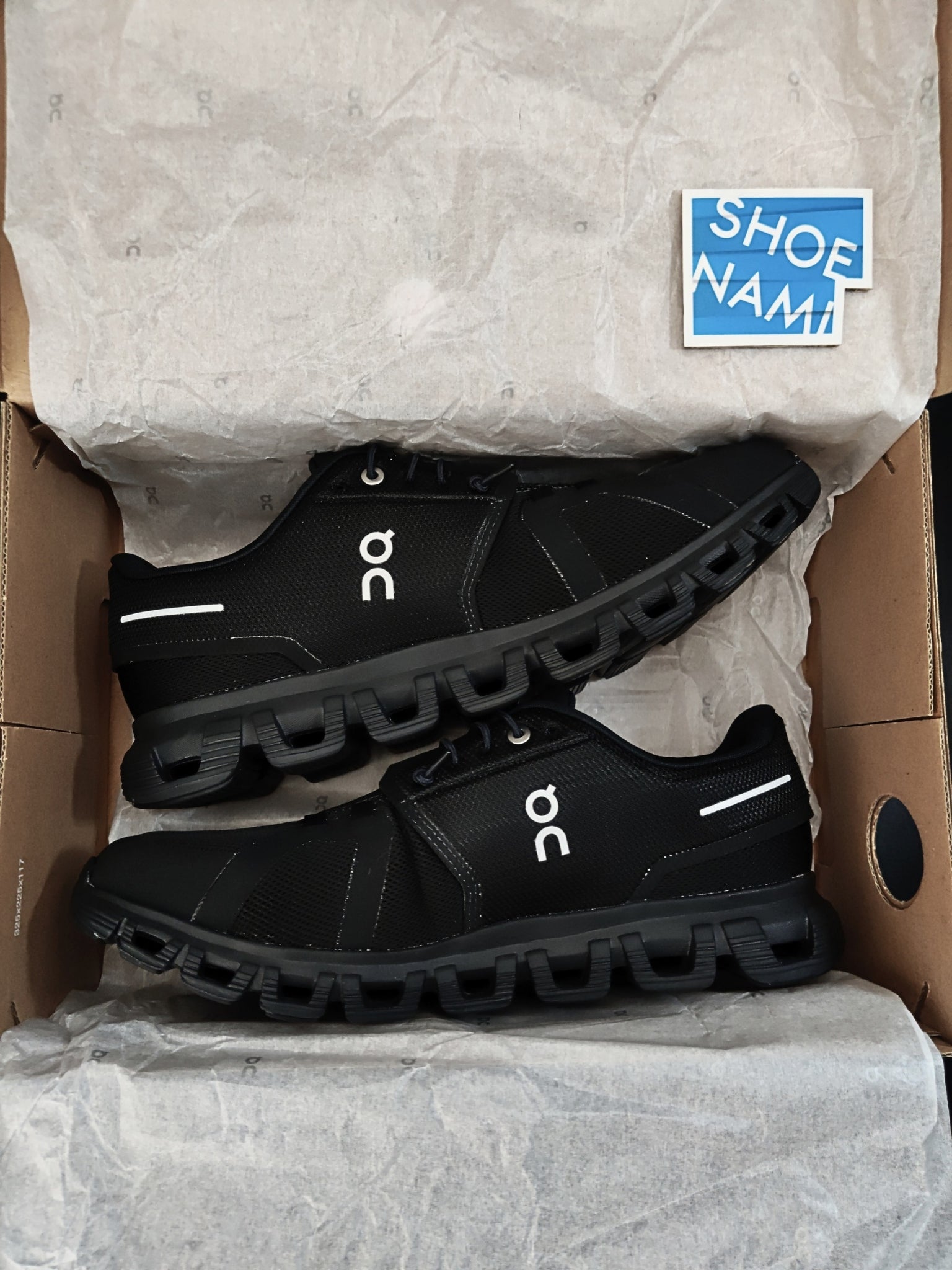 On Cloud 6 'All Black'