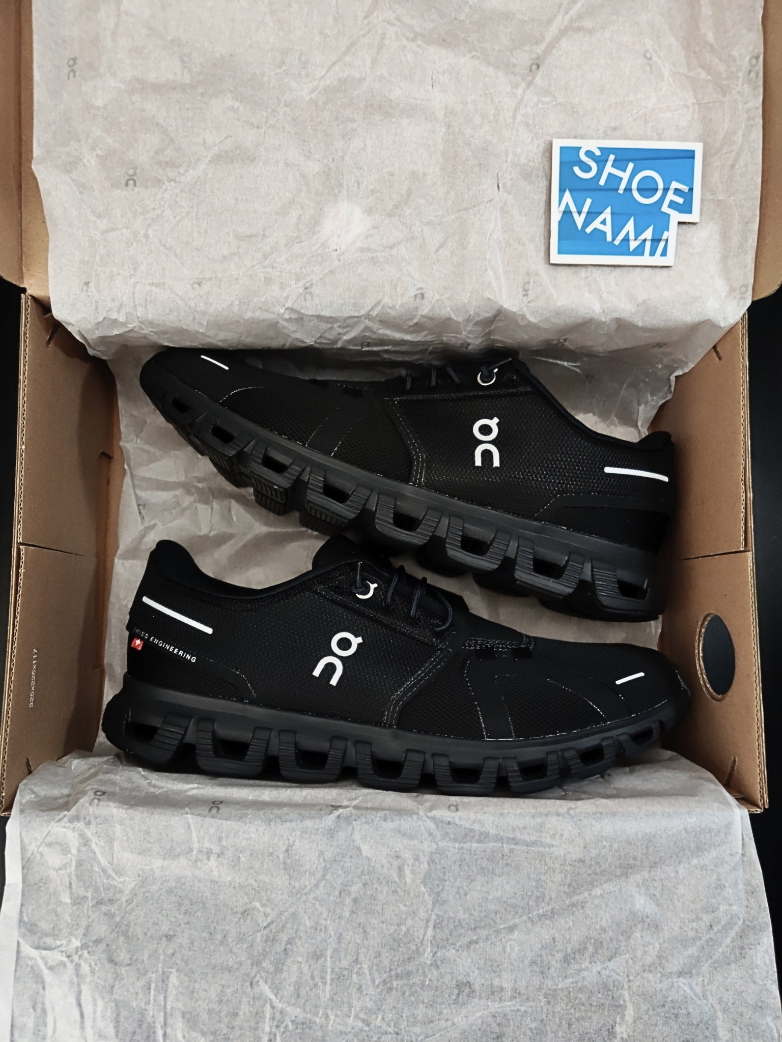 On Cloud 6 'All Black'