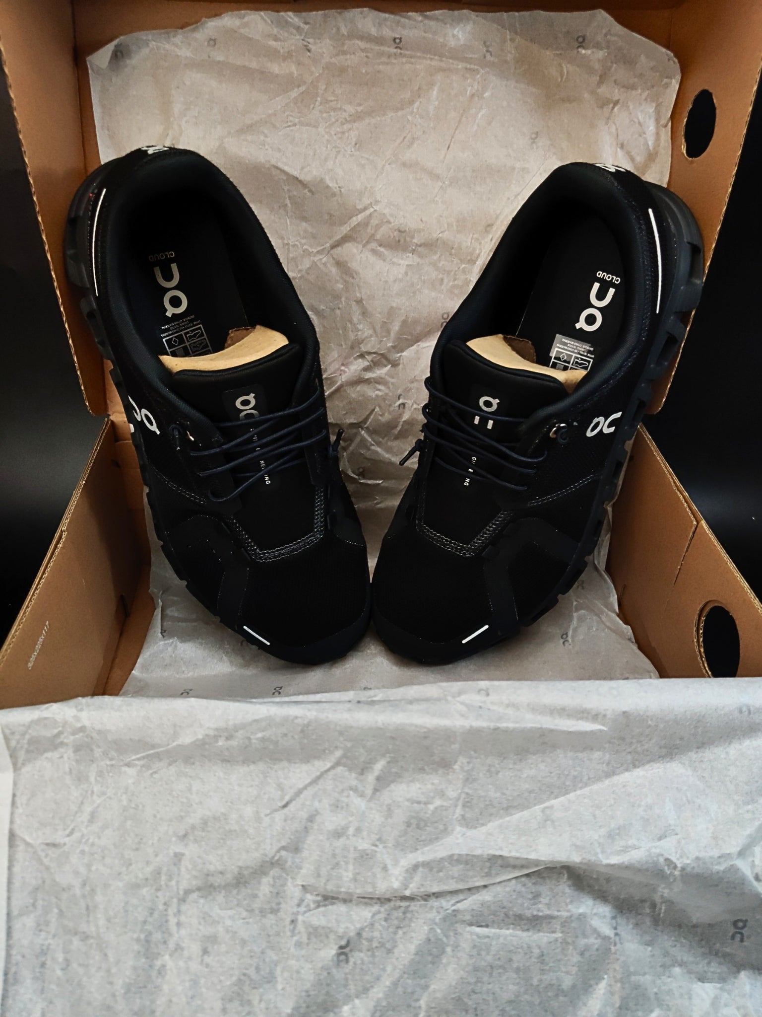 On Cloud 6 'All Black'