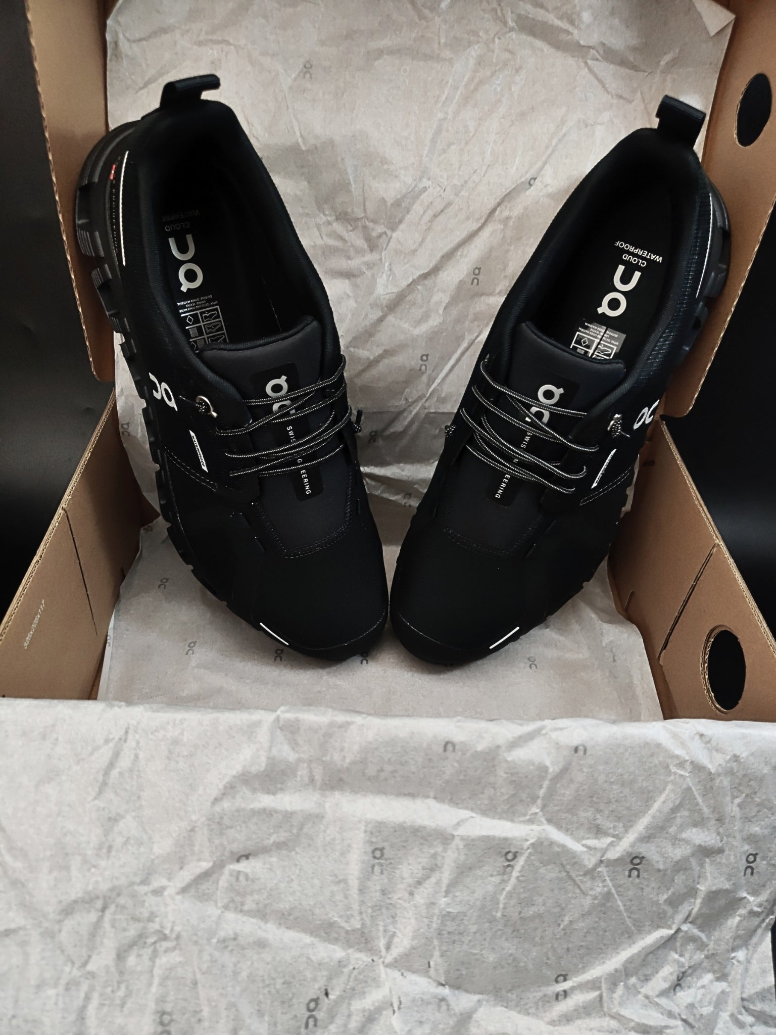 On Cloud 6 Waterproof 'All Black'