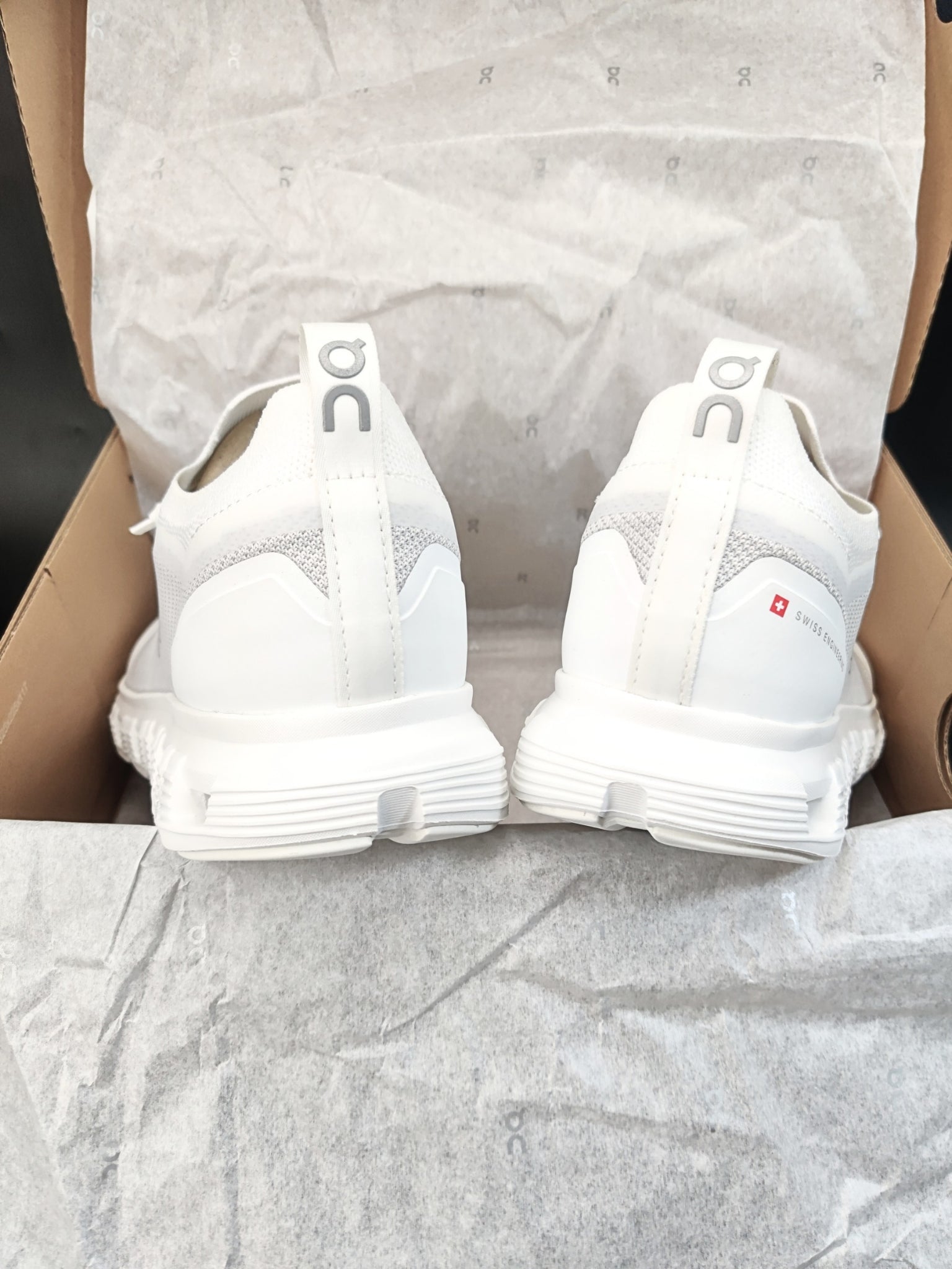 On Cloud 6 Versa 'All White' (W)