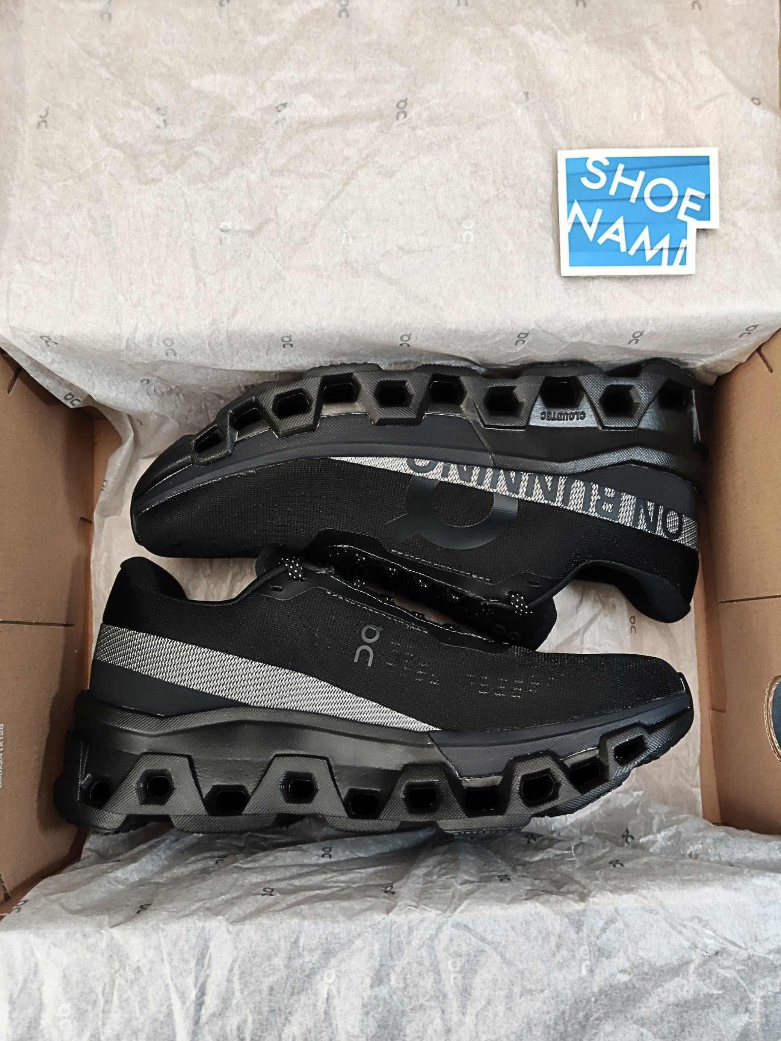 On Cloudmonster 2 'All Black'