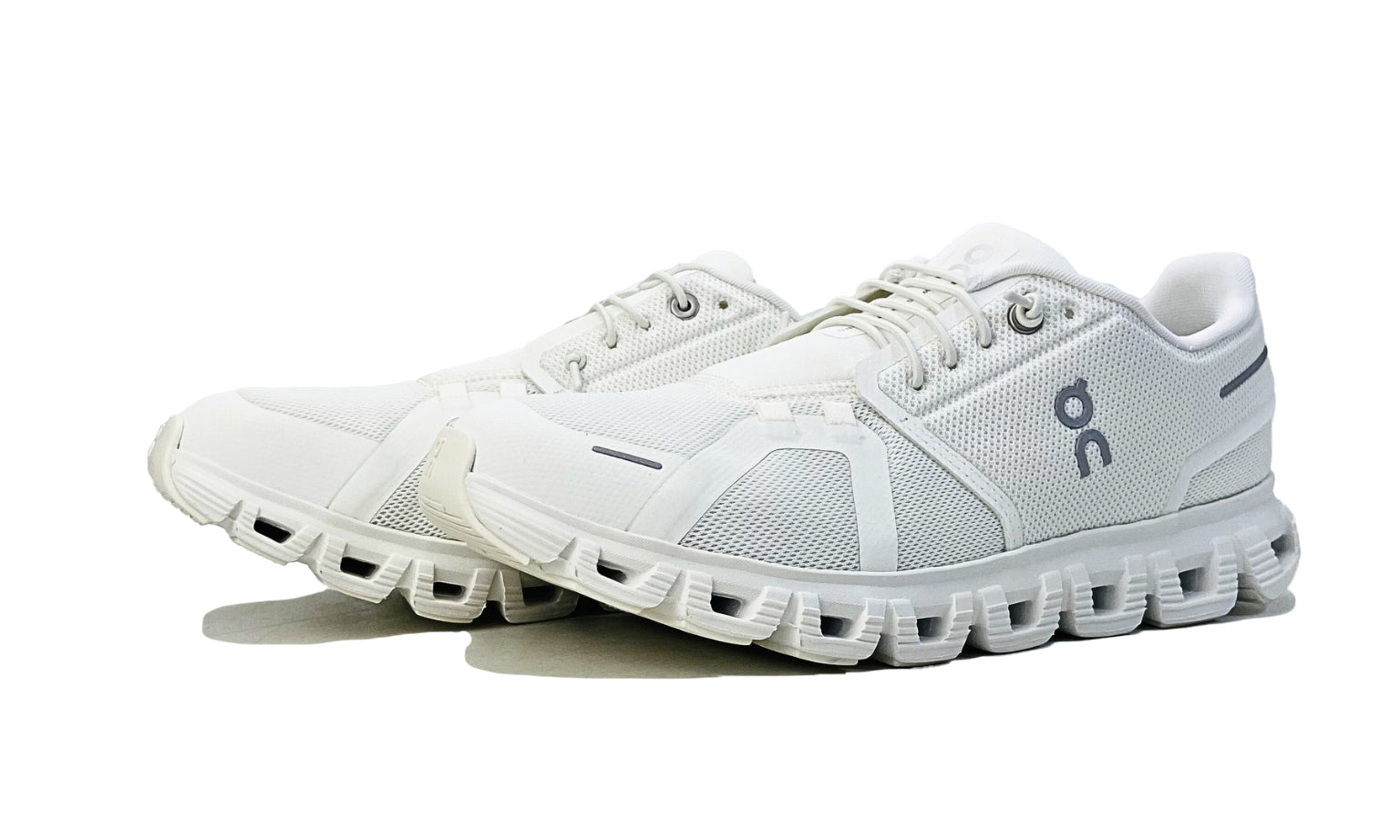 On Cloud 6 'All White'