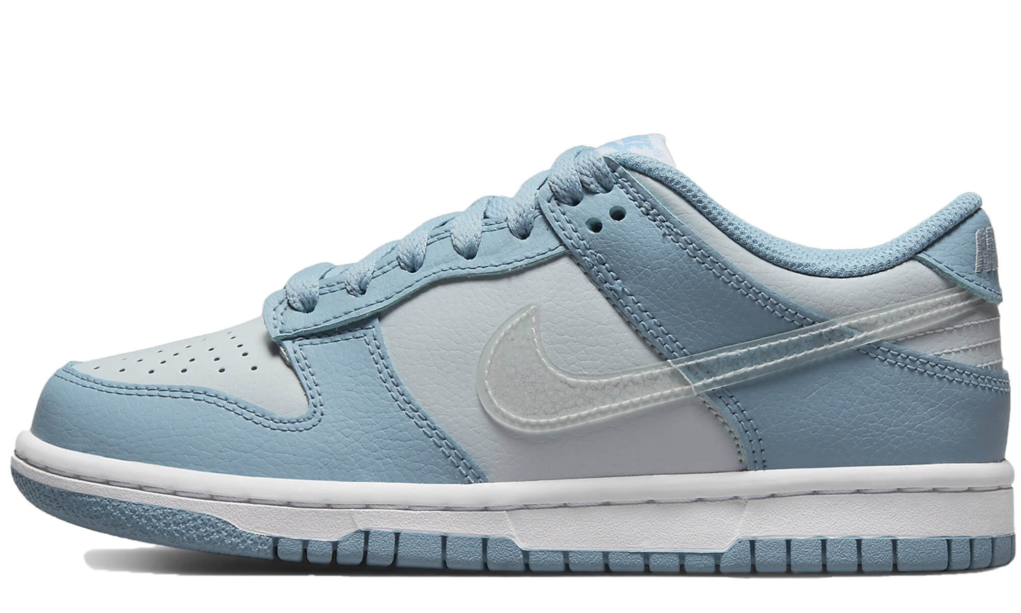 Nike sb dunk low light blue on sale