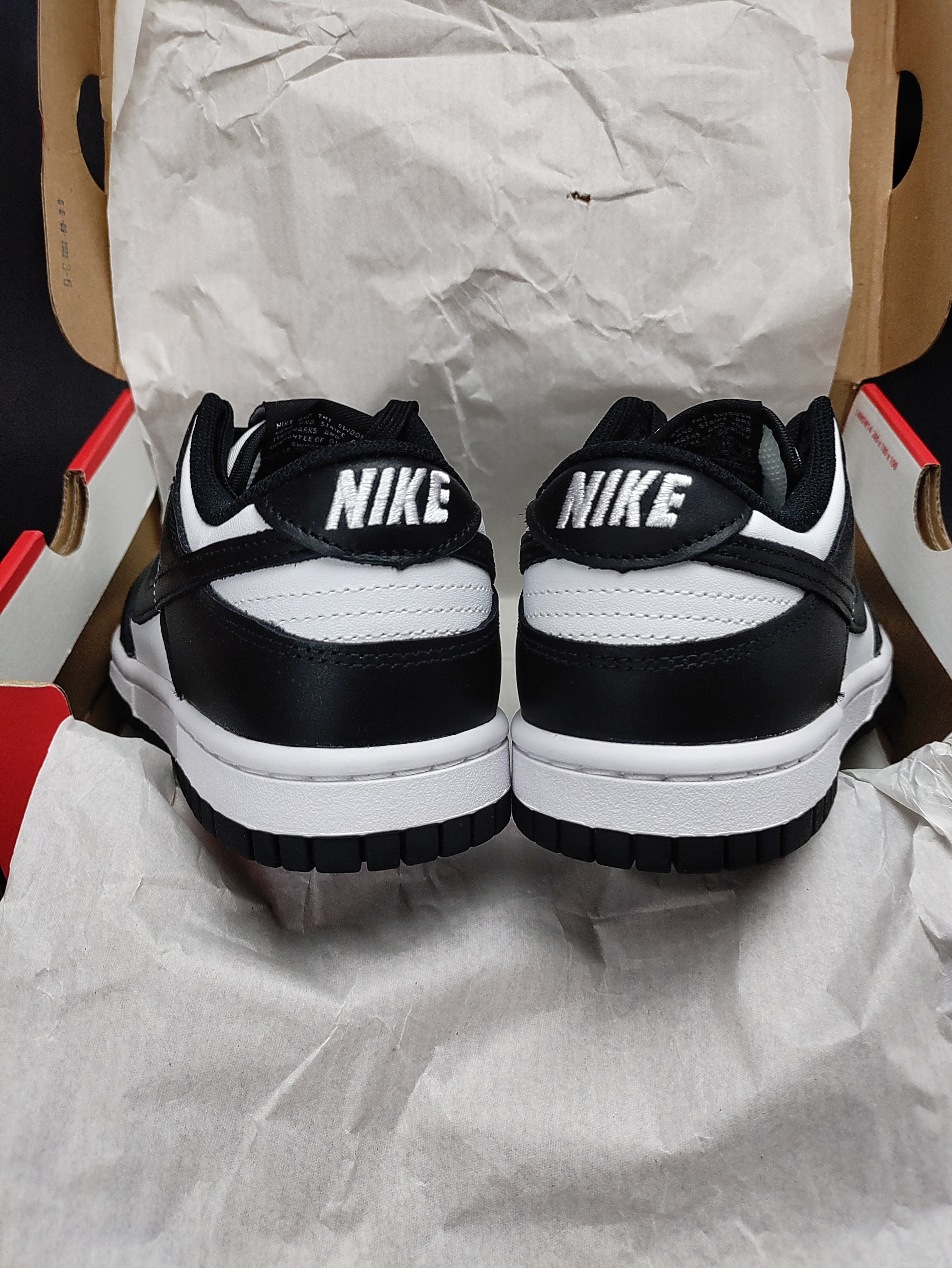 Nike Dunk Low 'Panda' (W)