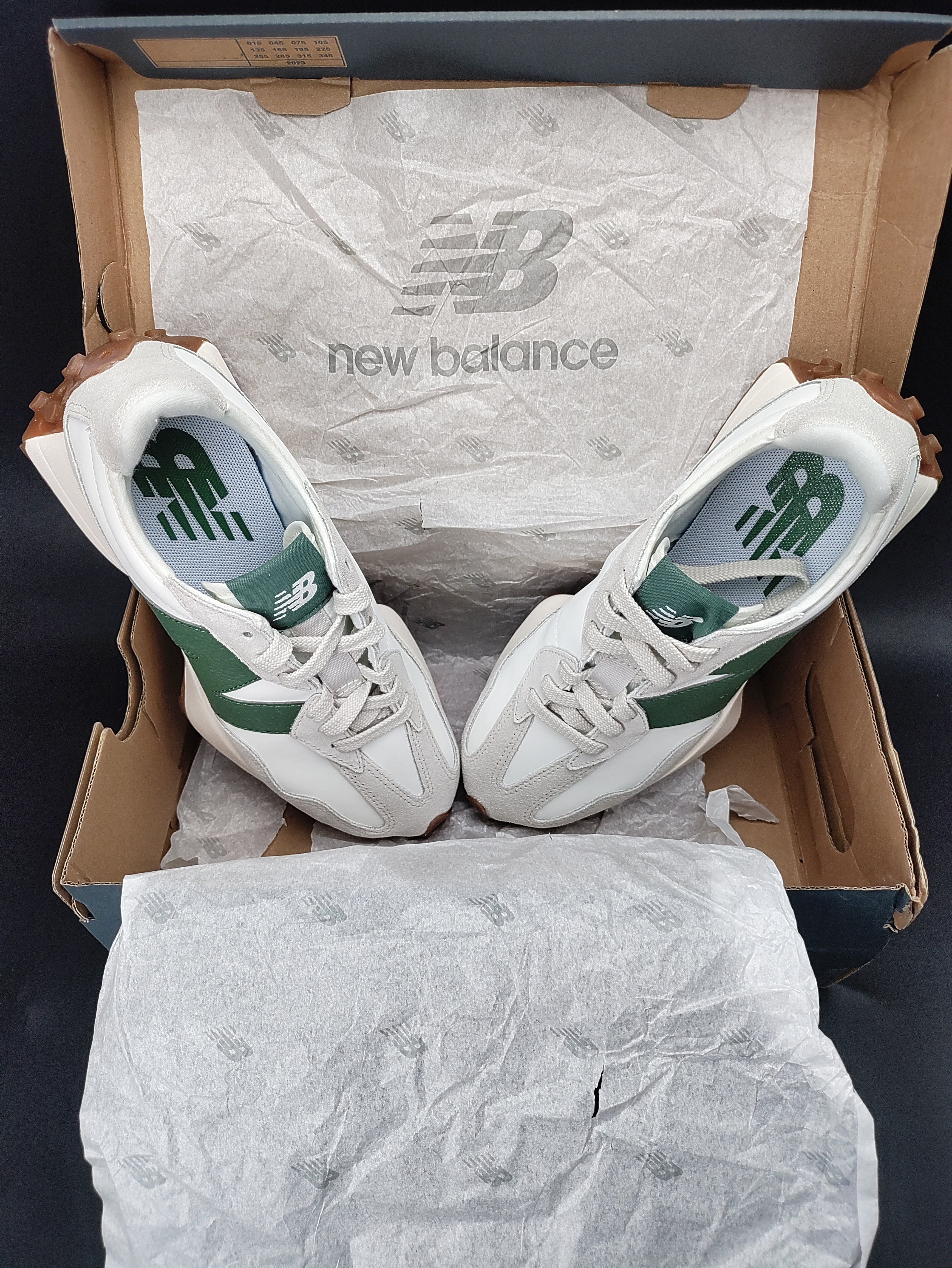 New Balance 327 'Moonbeam Nori'