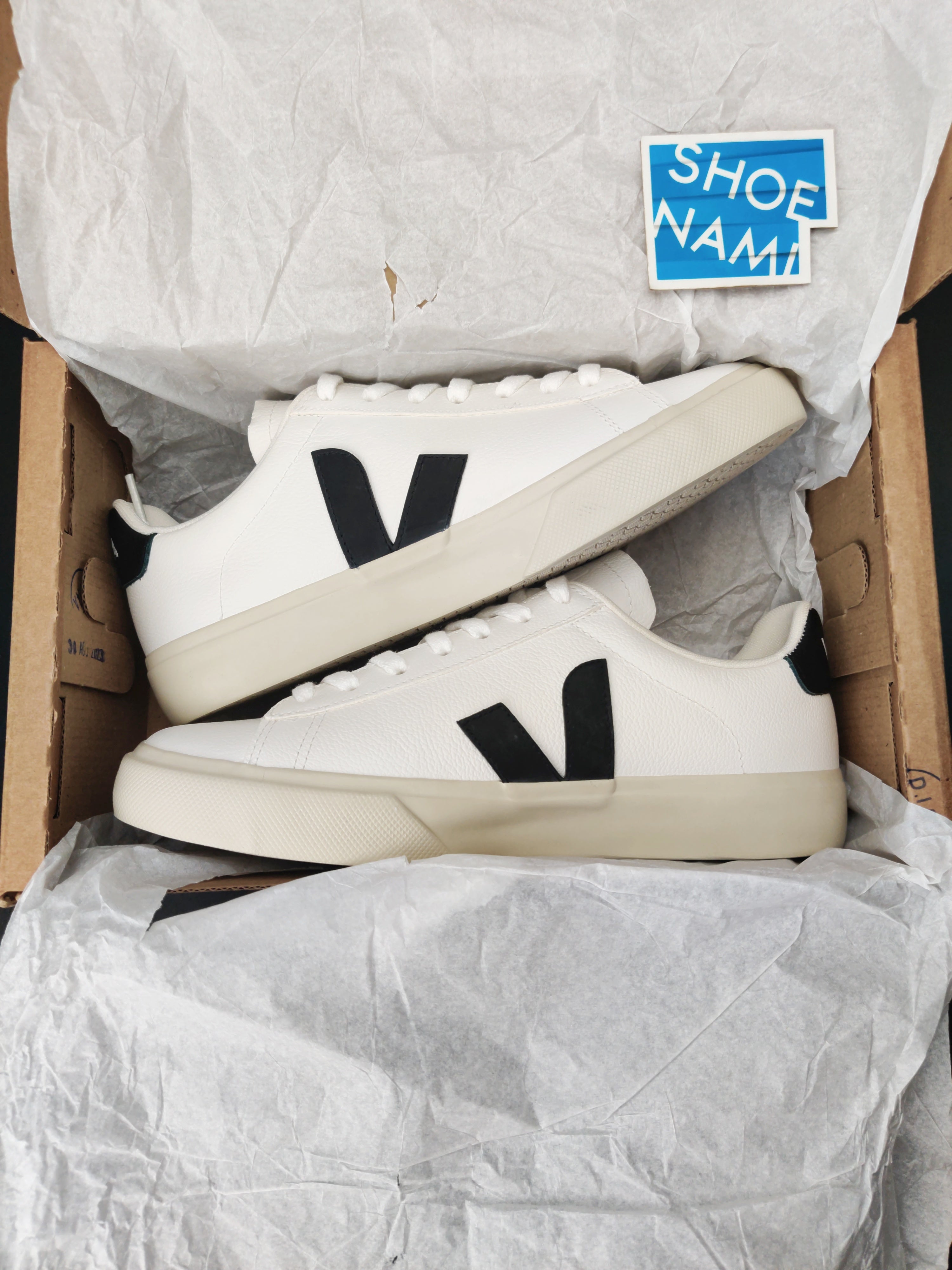 Veja Campo Chromefree Leather 'White/Black'