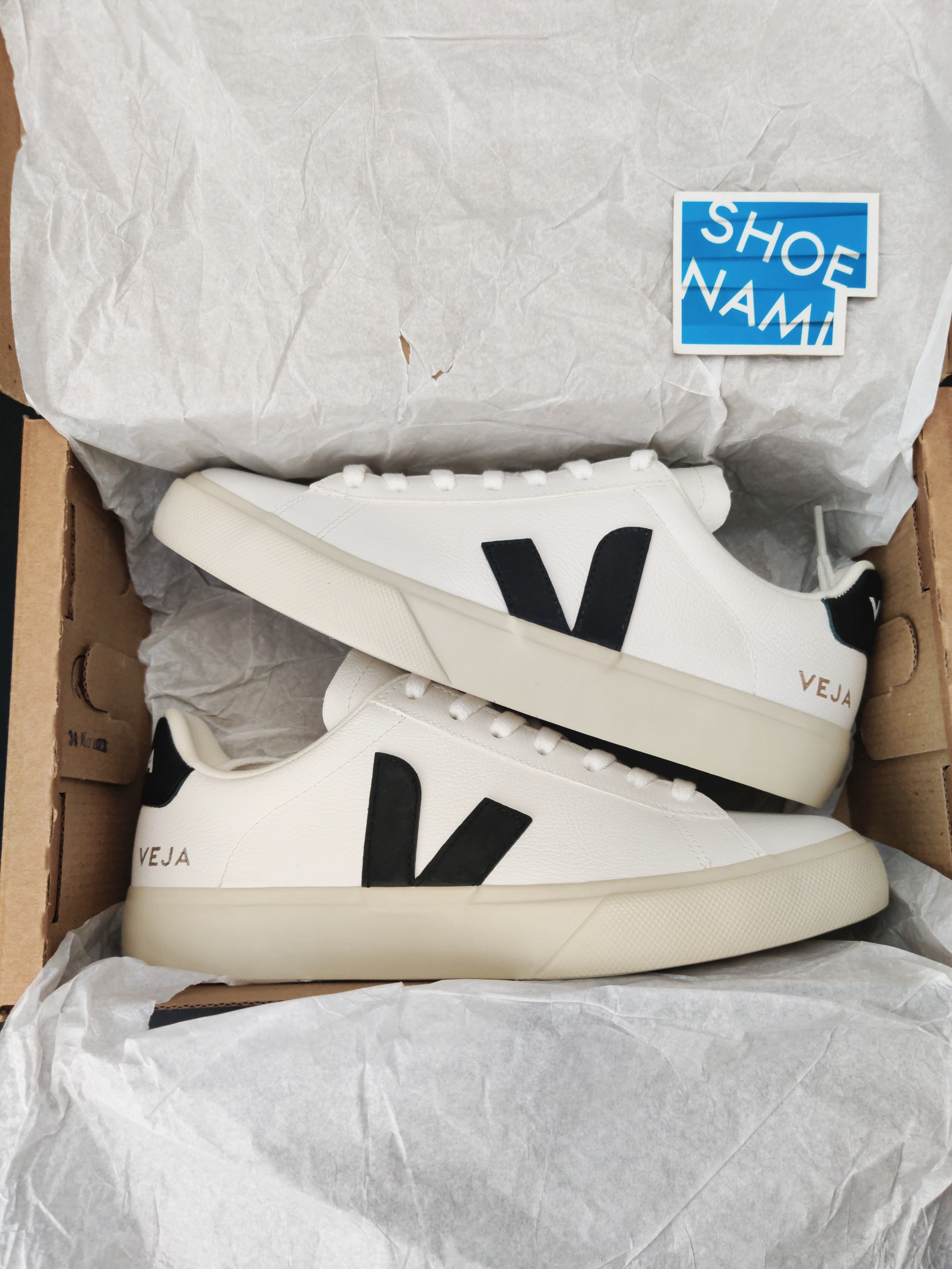 Veja Campo Chromefree Leather 'White/Black'