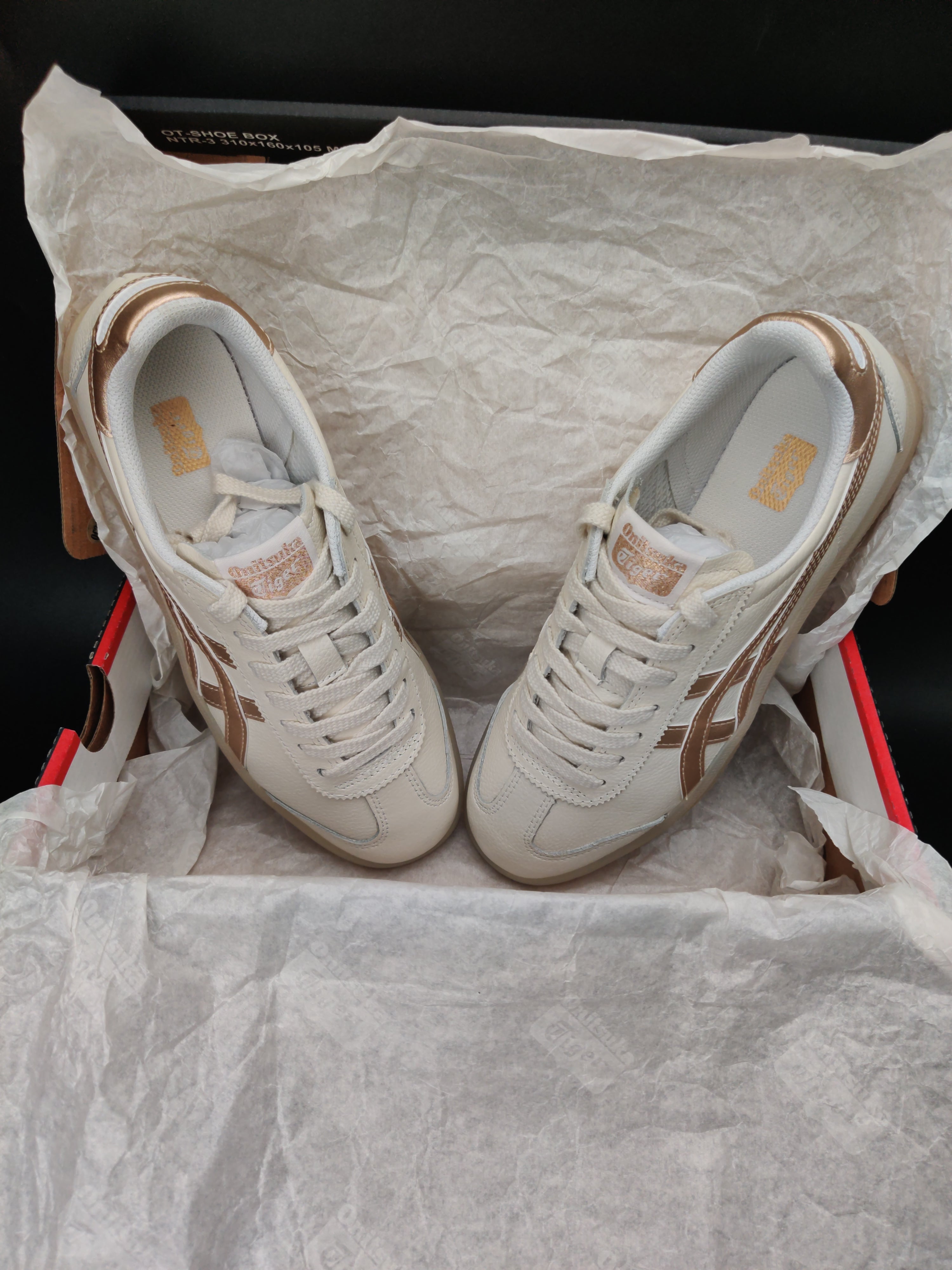 Onitsuka Tiger Tokuten 'White Gold'