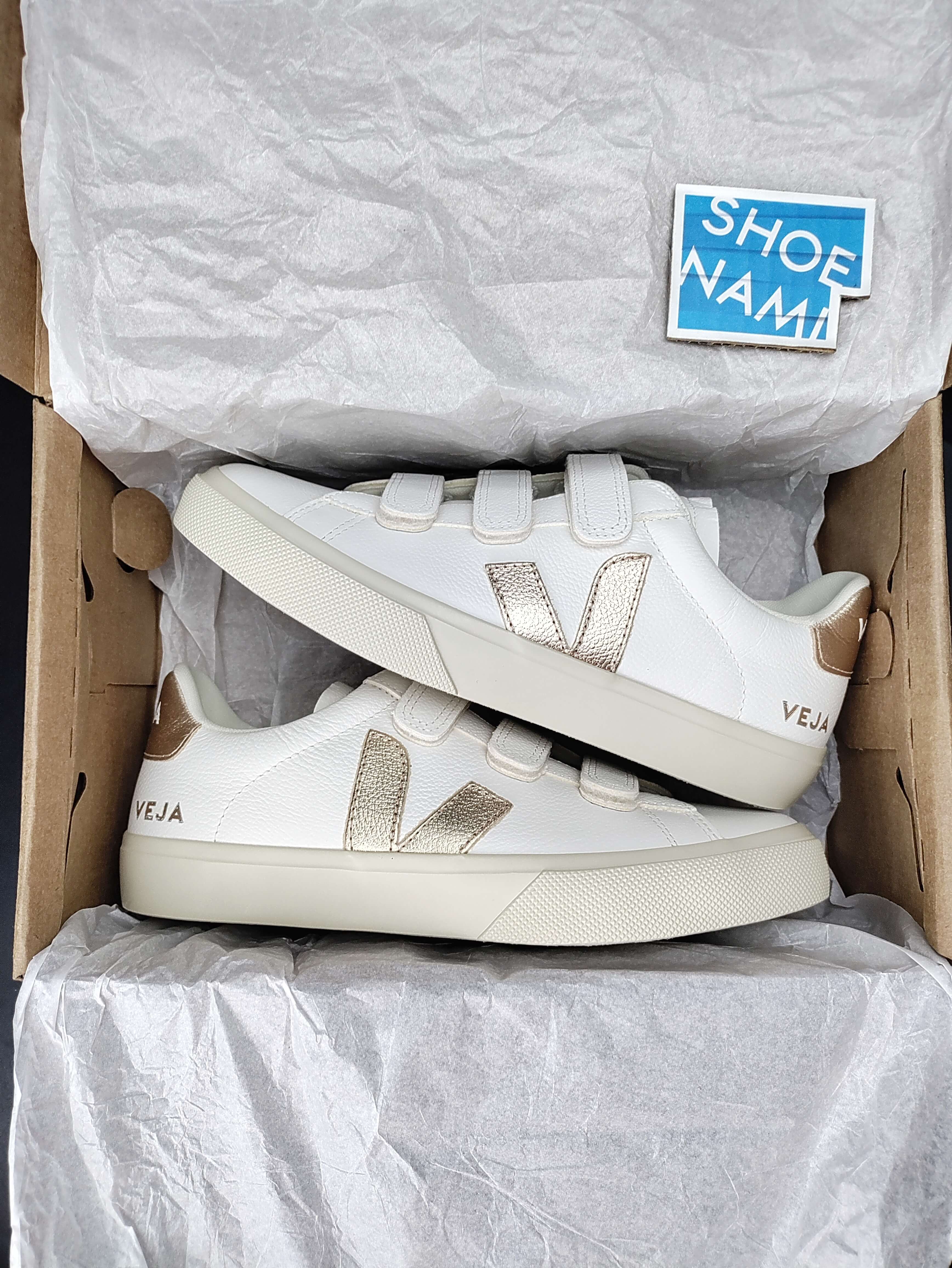 Veja Recife Leather 'Yellow Gold'