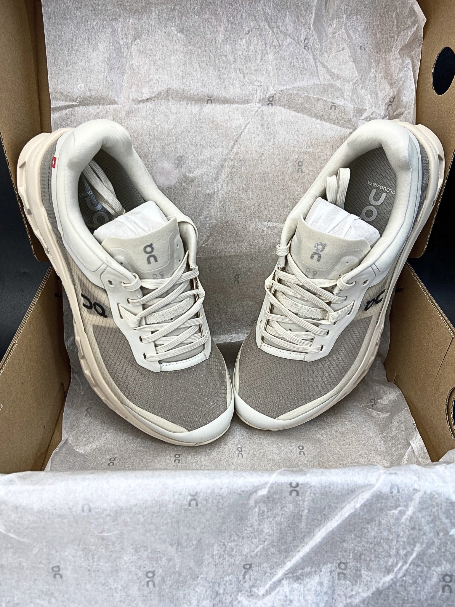 On Cloudvista 2 'Cream Desert' (W)