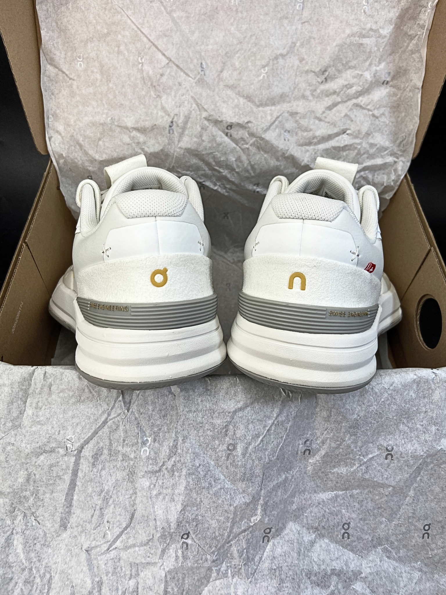 On The Roger Pro Ace 'Ivory Fog' (W)