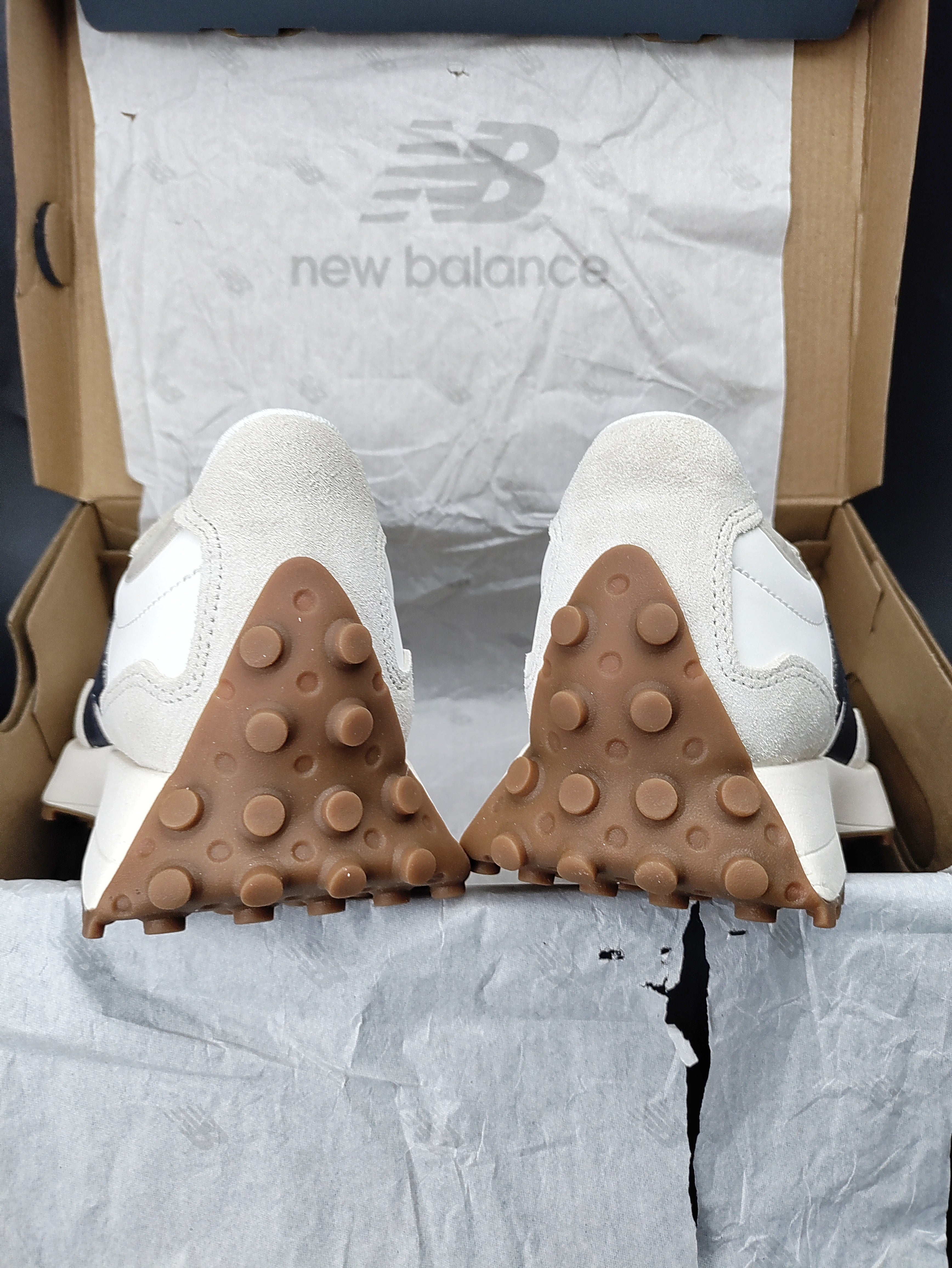 New Balance 327 'Moonbeam Outerspace'