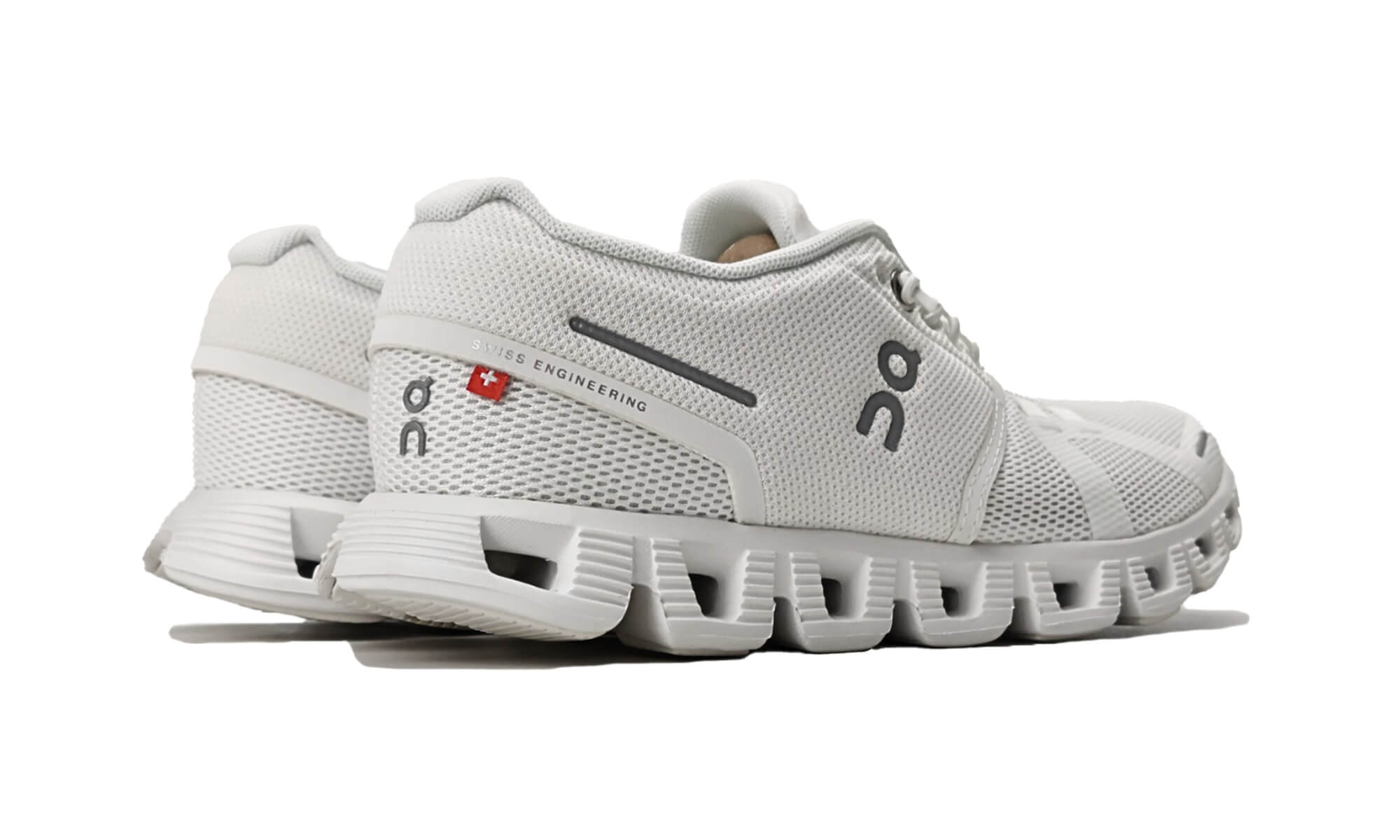 on-cloud-5-undyed-white-womens-59.98373-10