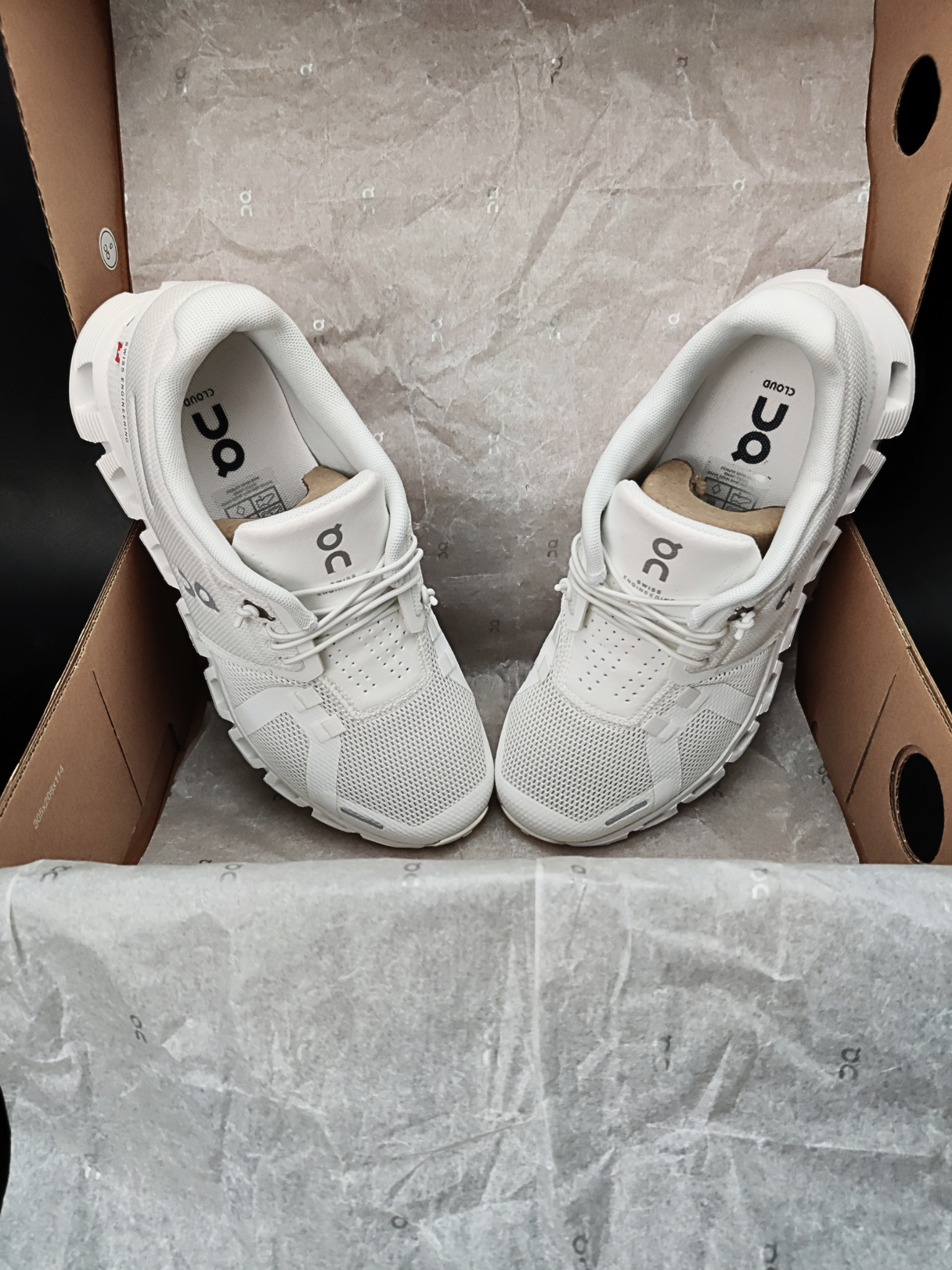 on-cloud-5-undyed-white-womens-59.98373-7