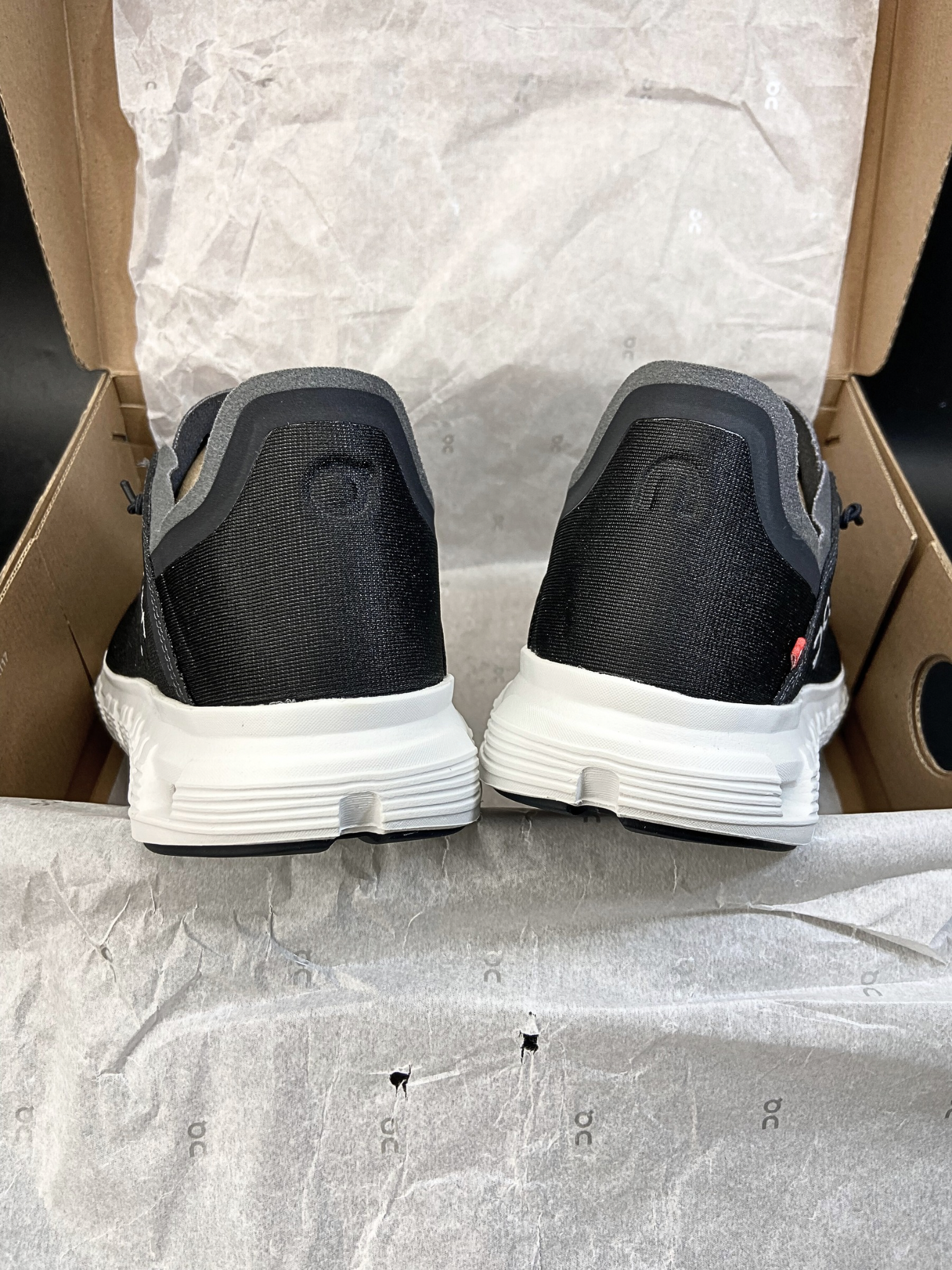 on-cloud-6-coast-black-white-mens-3MF10030299-6