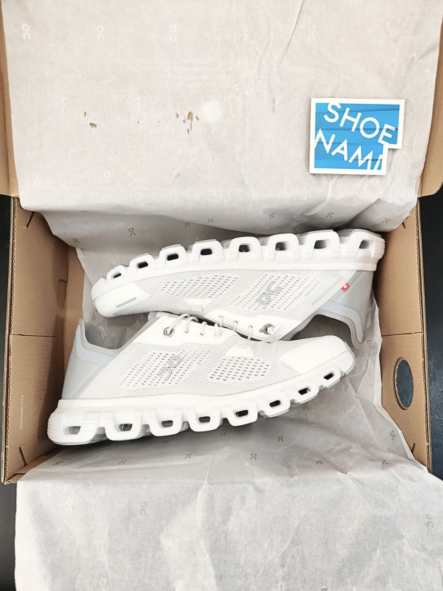 on-cloud-6-coast-white-glacier-womens-3WF10020813-2