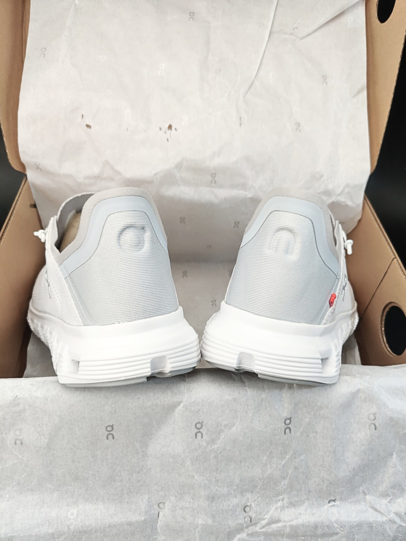 on-cloud-6-coast-white-glacier-womens-3WF10020813-6