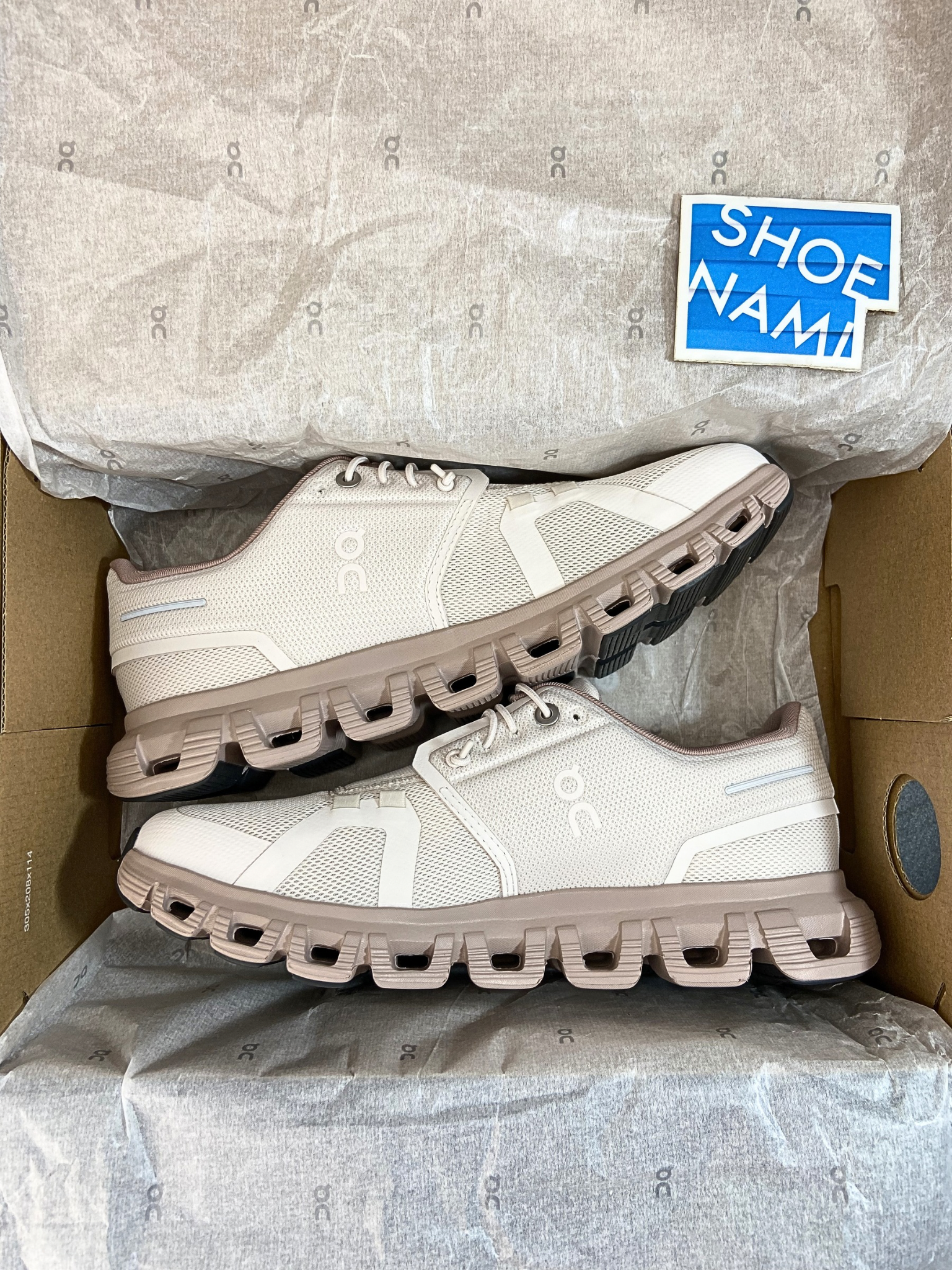 on-cloud-6-oyster-biscuit-womens-3WF10065444-03