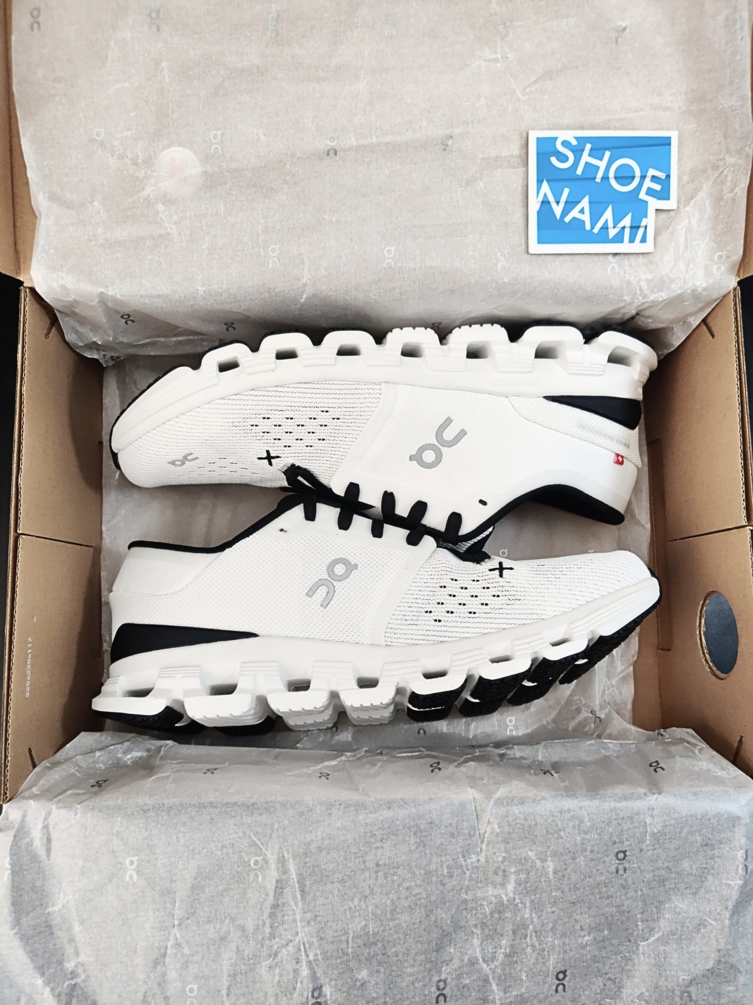 on-cloud-x-4-ivory-black-mens-3ME30040791-4