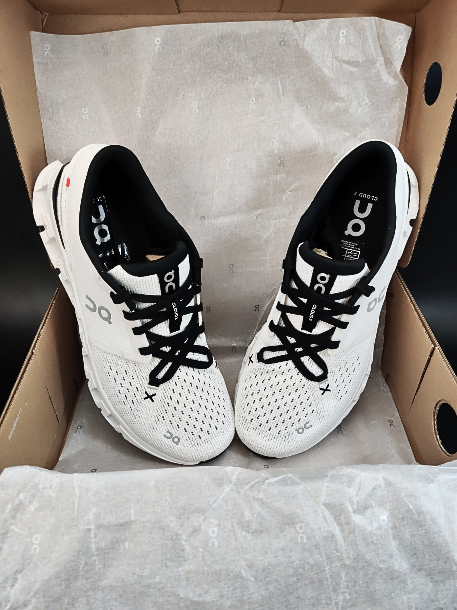 on-cloud-x-4-ivory-black-mens-3ME30040791-5