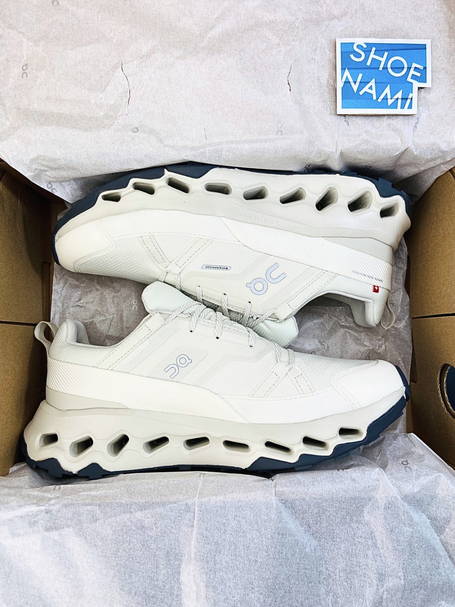 on-cloudhorizon-waterproof-ghost-ivory-mens-3ME10053586-2