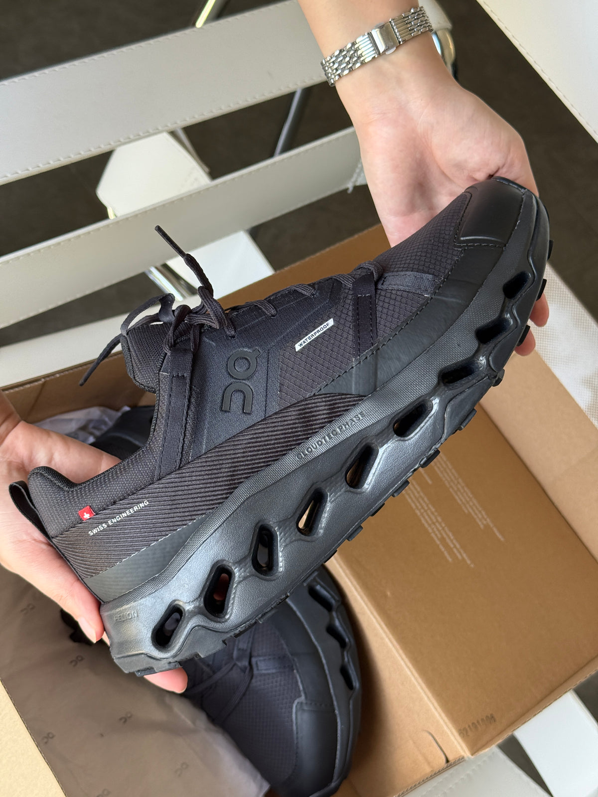 on-cloudhorizon-waterproof-triple-black-mens-3ME10051043-10