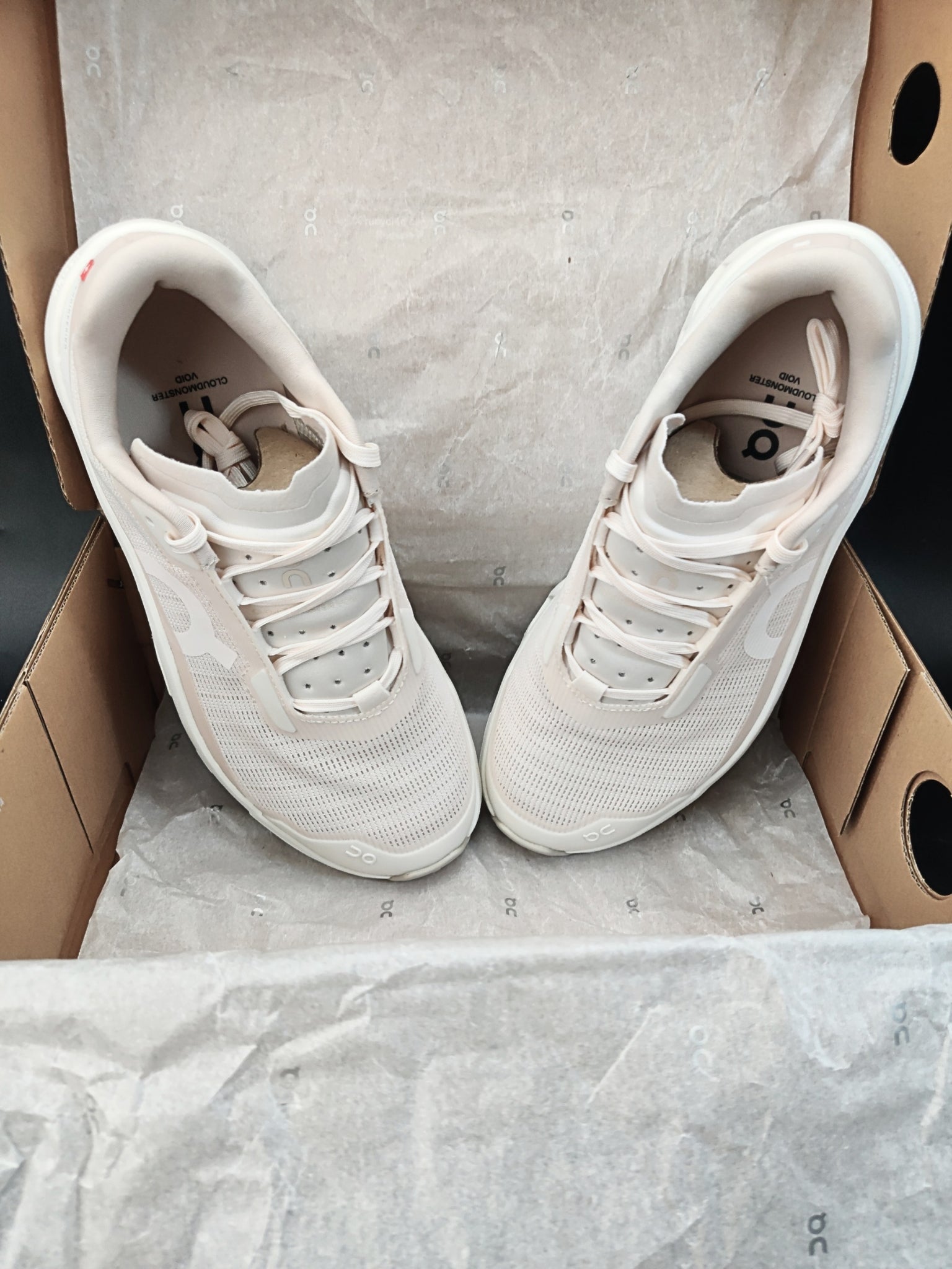 on-cloudmonster-void-dew-ivory-womens-3WF10493043-5