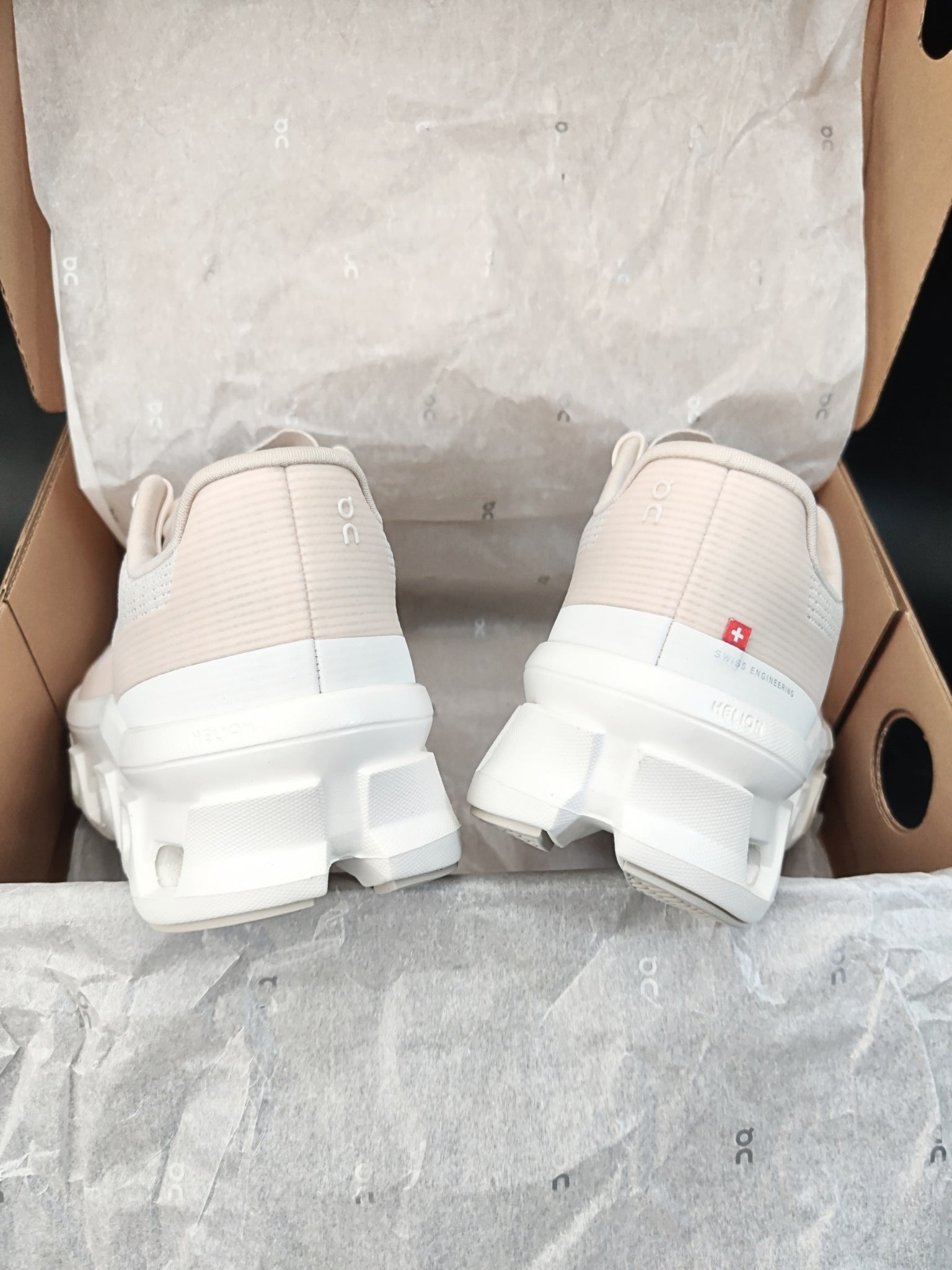 on-cloudmonster-void-dew-ivory-womens-3WF10493043-6