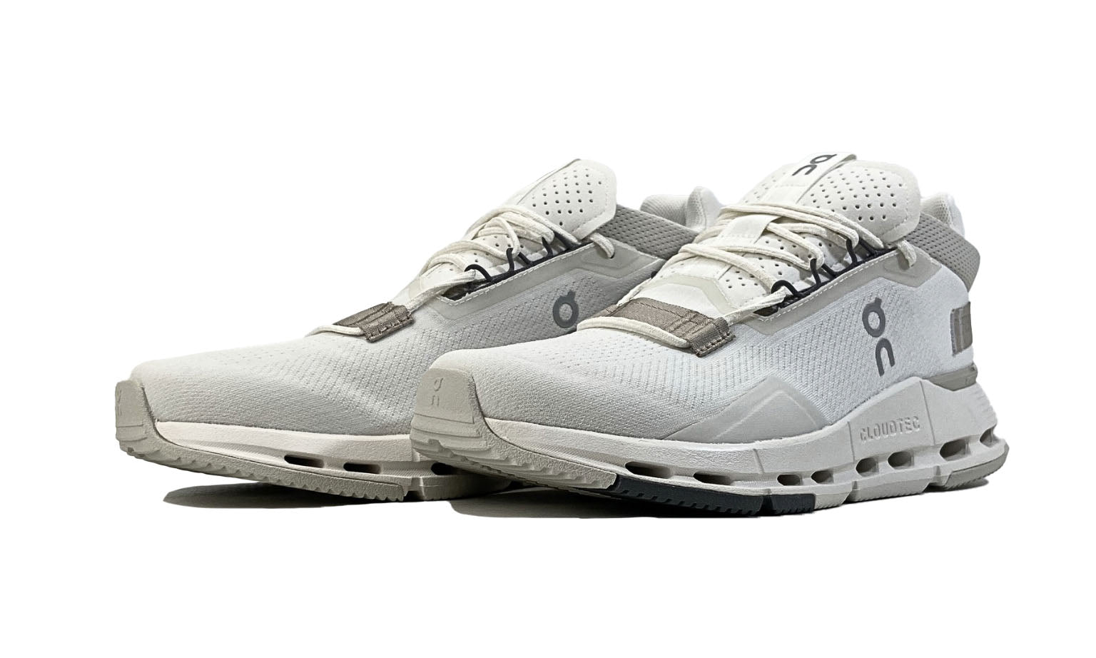 On Cloudnova 2 'Ice Sand'