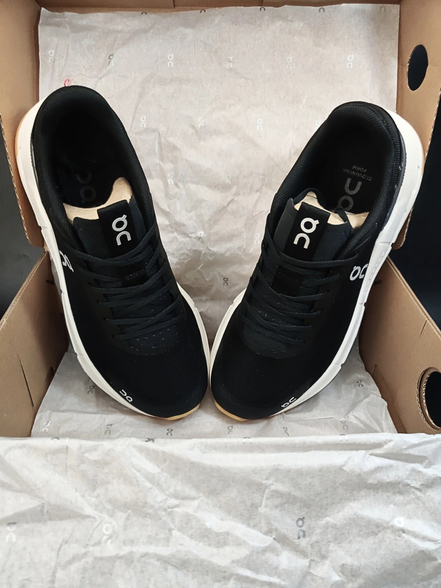 on-cloudnova-form-2-black-ivory-womens-3WE30171430-5