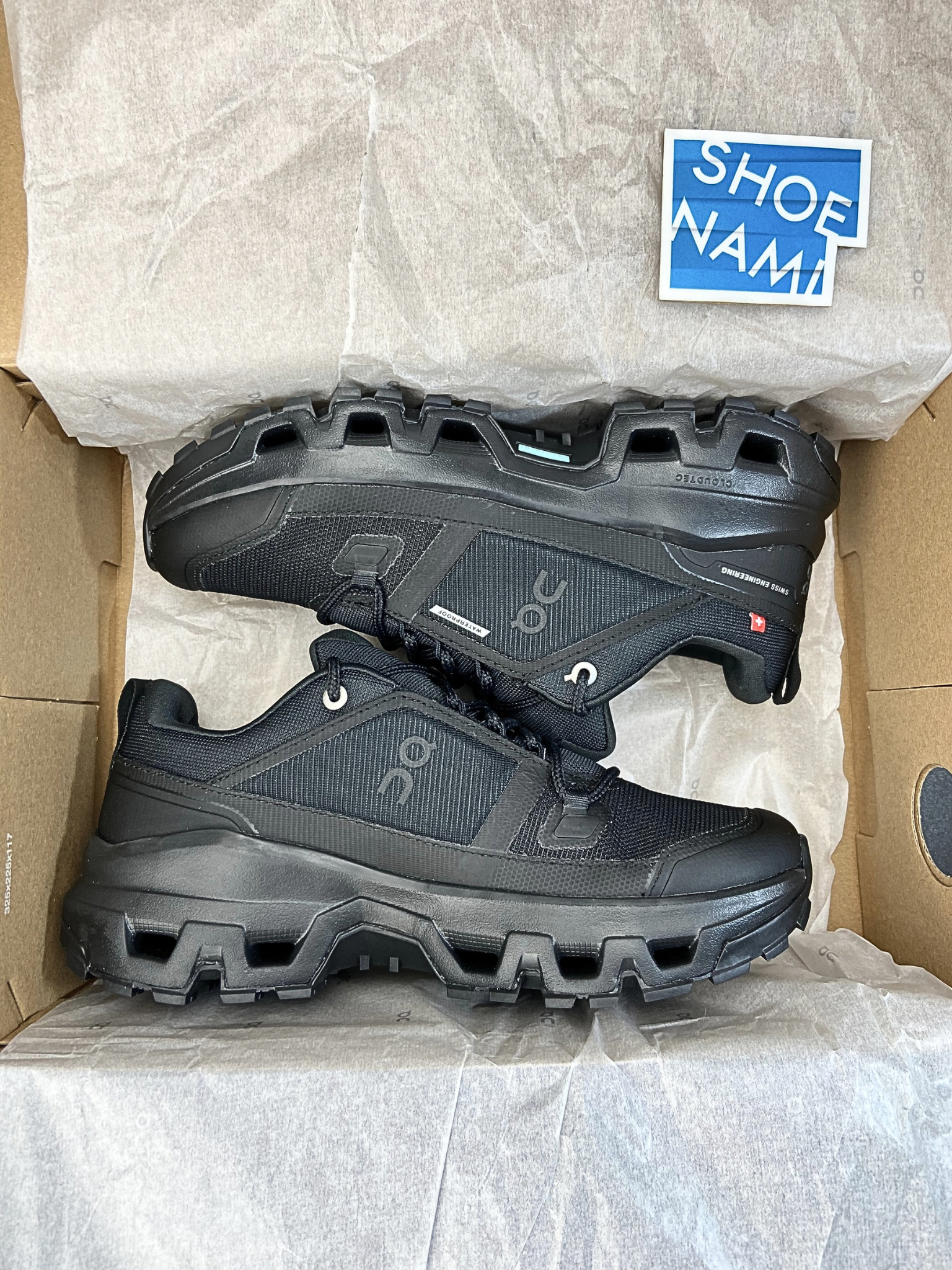 on-cloudrock-low-waterproof-black-womens-3WF10141043-2