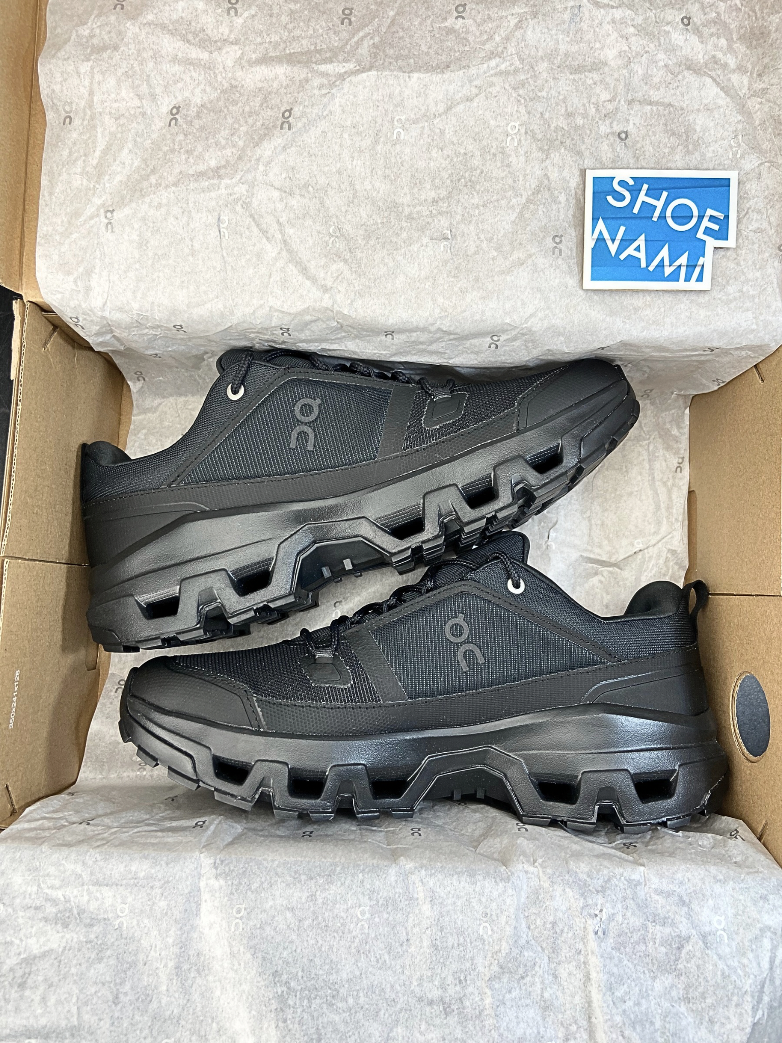 on-cloudrock-low-waterproof-triple-black-mens-3MF10251043-4