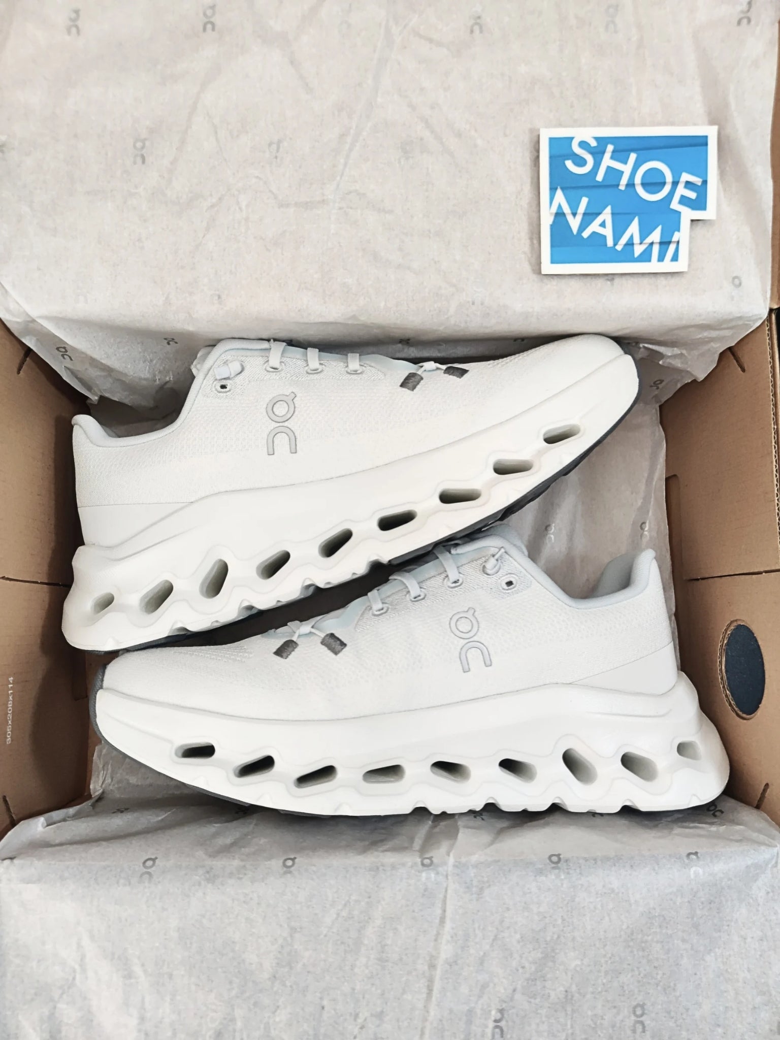 on-cloudtilt-arctic-ice-womens-3WE10054313-4