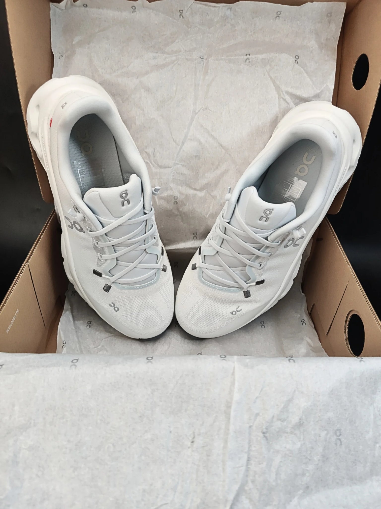 on-cloudtilt-arctic-ice-womens-3WE10054313-6