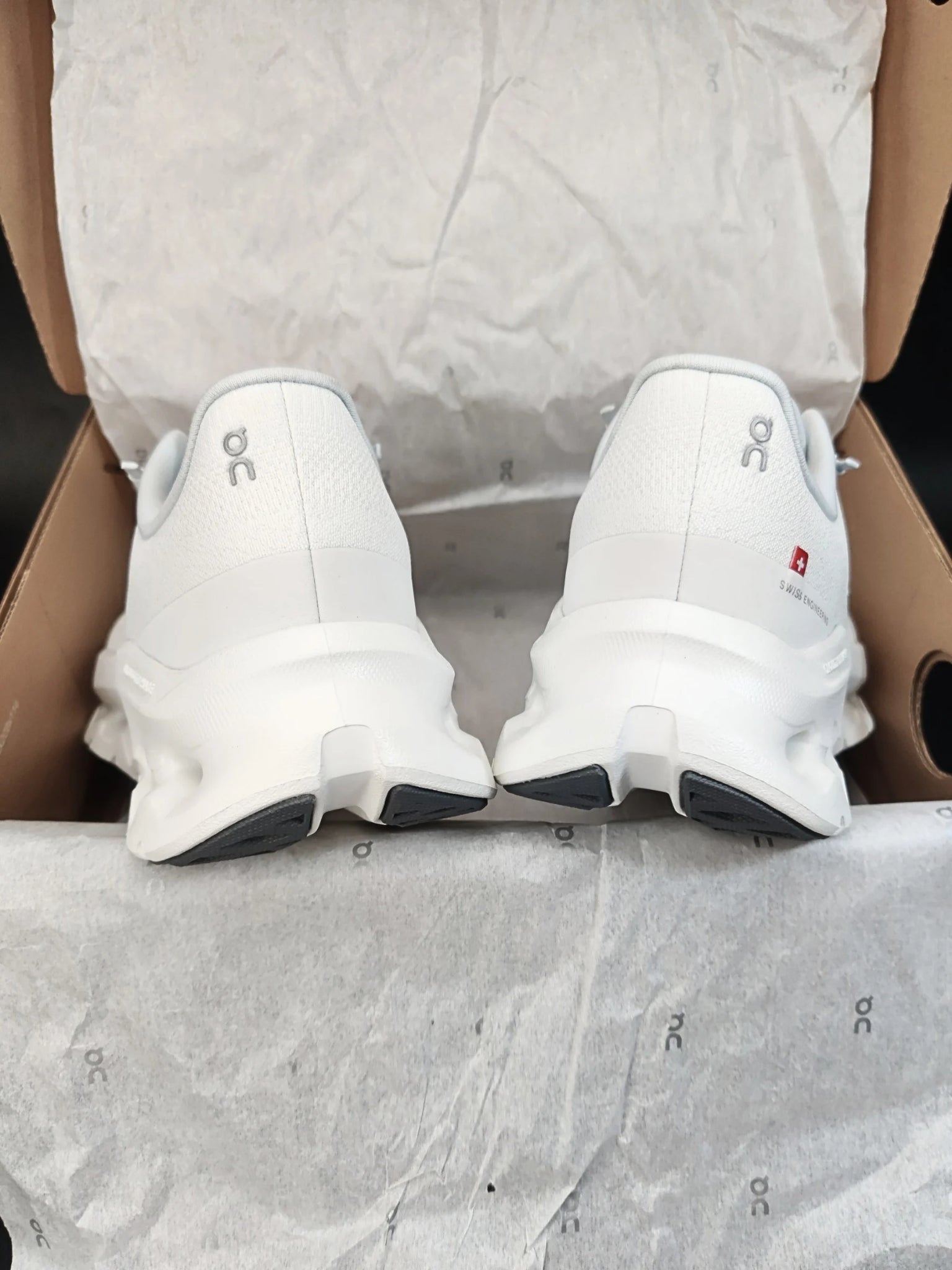 on-cloudtilt-arctic-ice-womens-3WE10054313-7