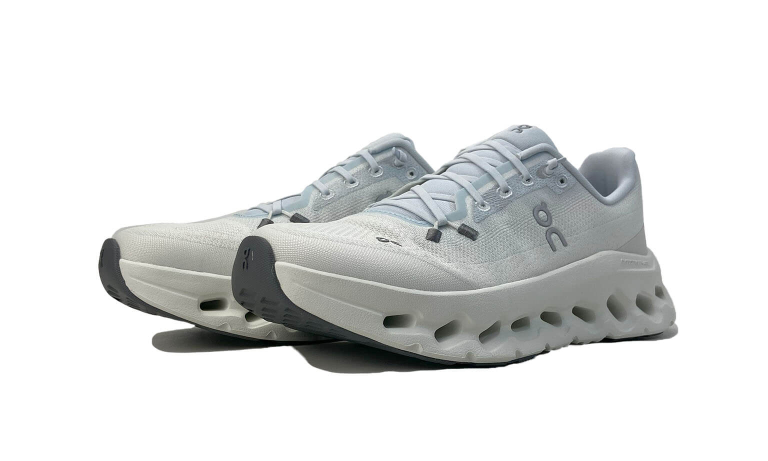 on-cloudtilt-arctic-ice-womens-3WE10054313-8