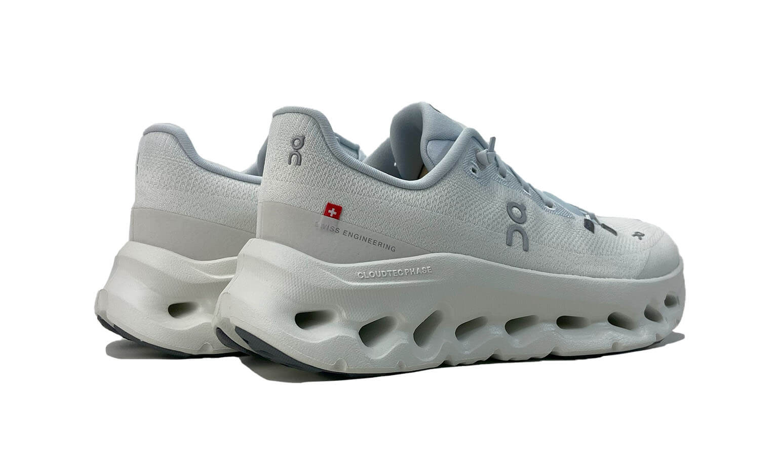on-cloudtilt-arctic-ice-womens-3WE10054313-9