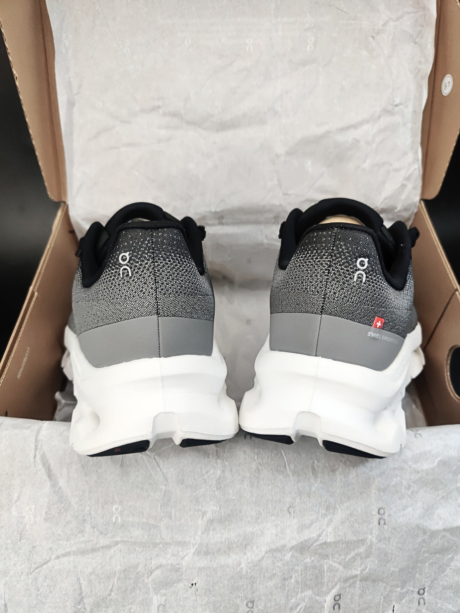 on-cloudtilt-black-asphalt-mens-3ME10100397-6