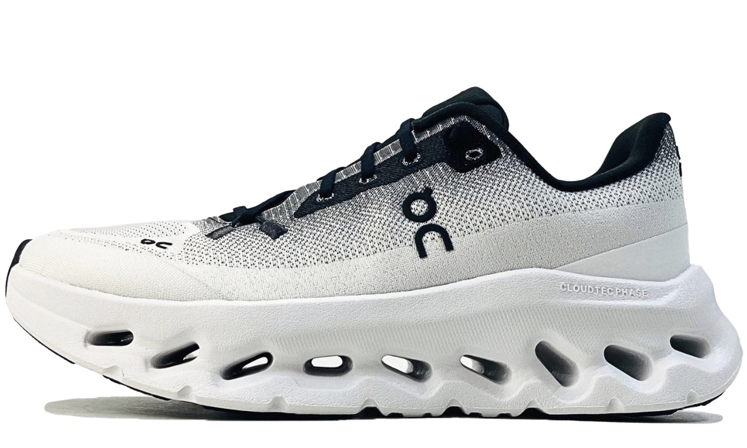 On Cloudtilt 'Black Ivory'