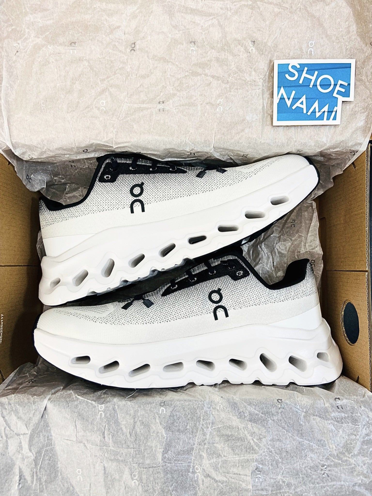 on-cloudtilt-black-ivory-mens-3ME10101430-0004