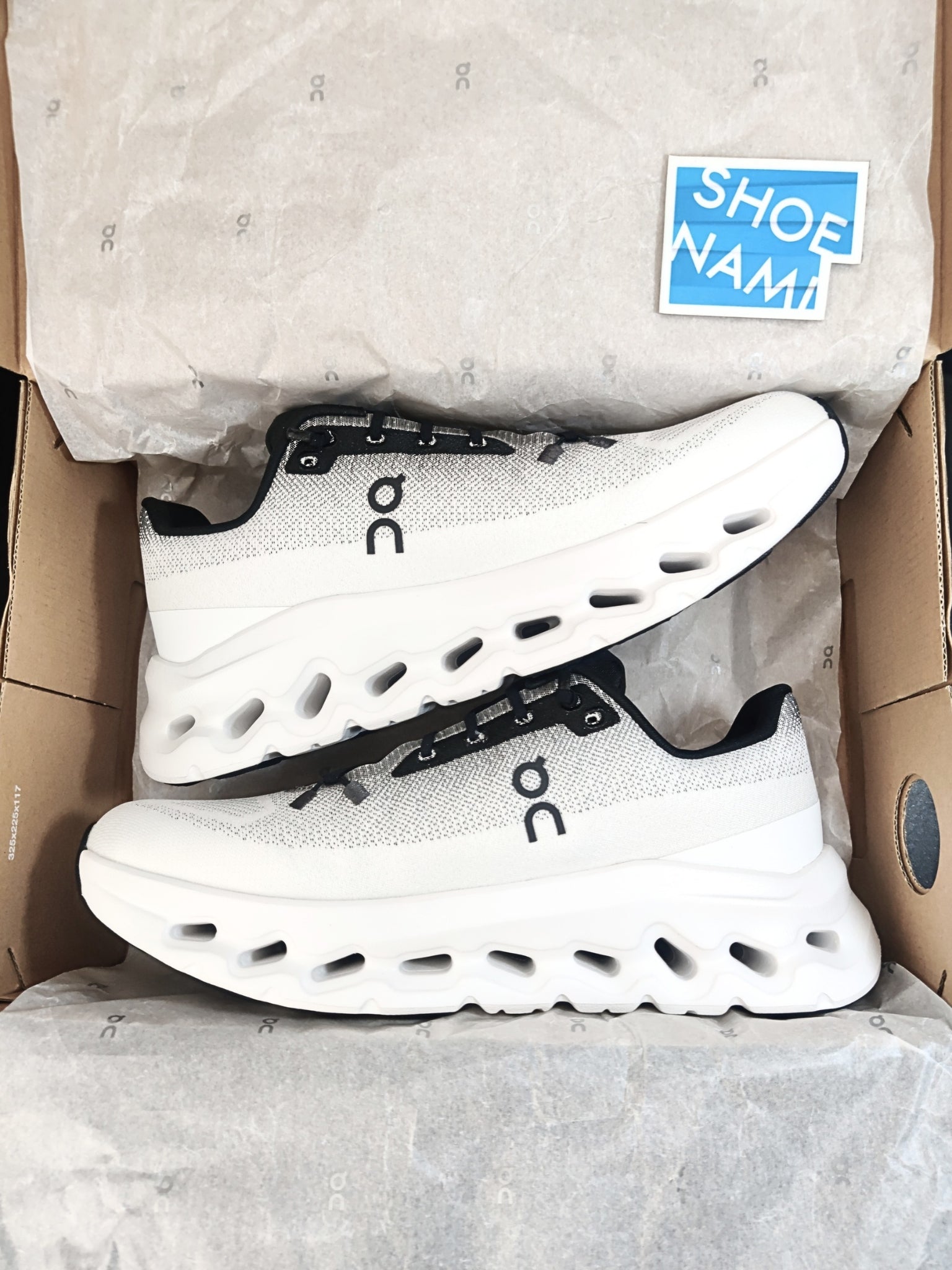 on-cloudtilt-black-ivory-mens-3ME10101430-5