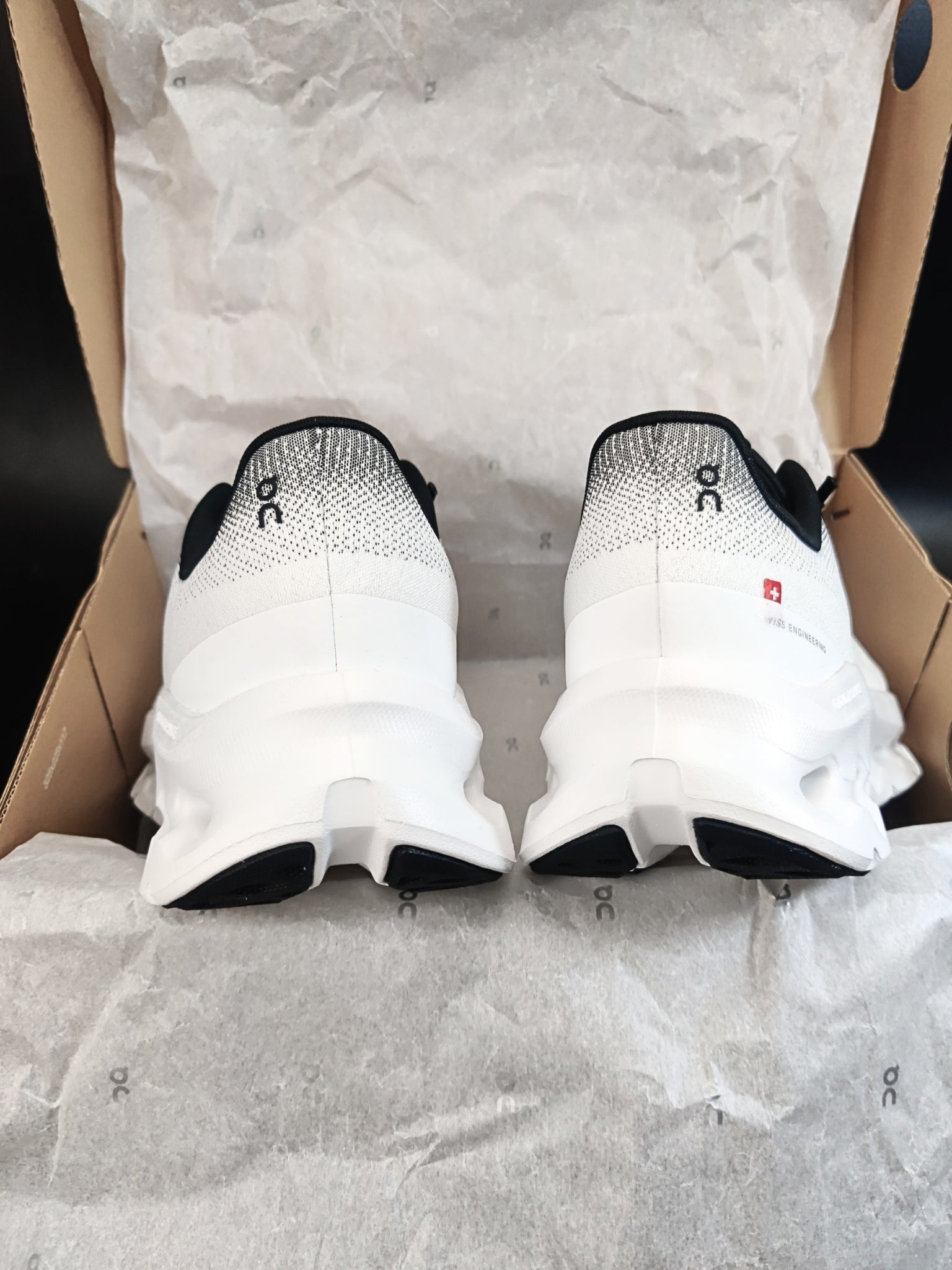 on-cloudtilt-black-ivory-mens-3ME10101430-8