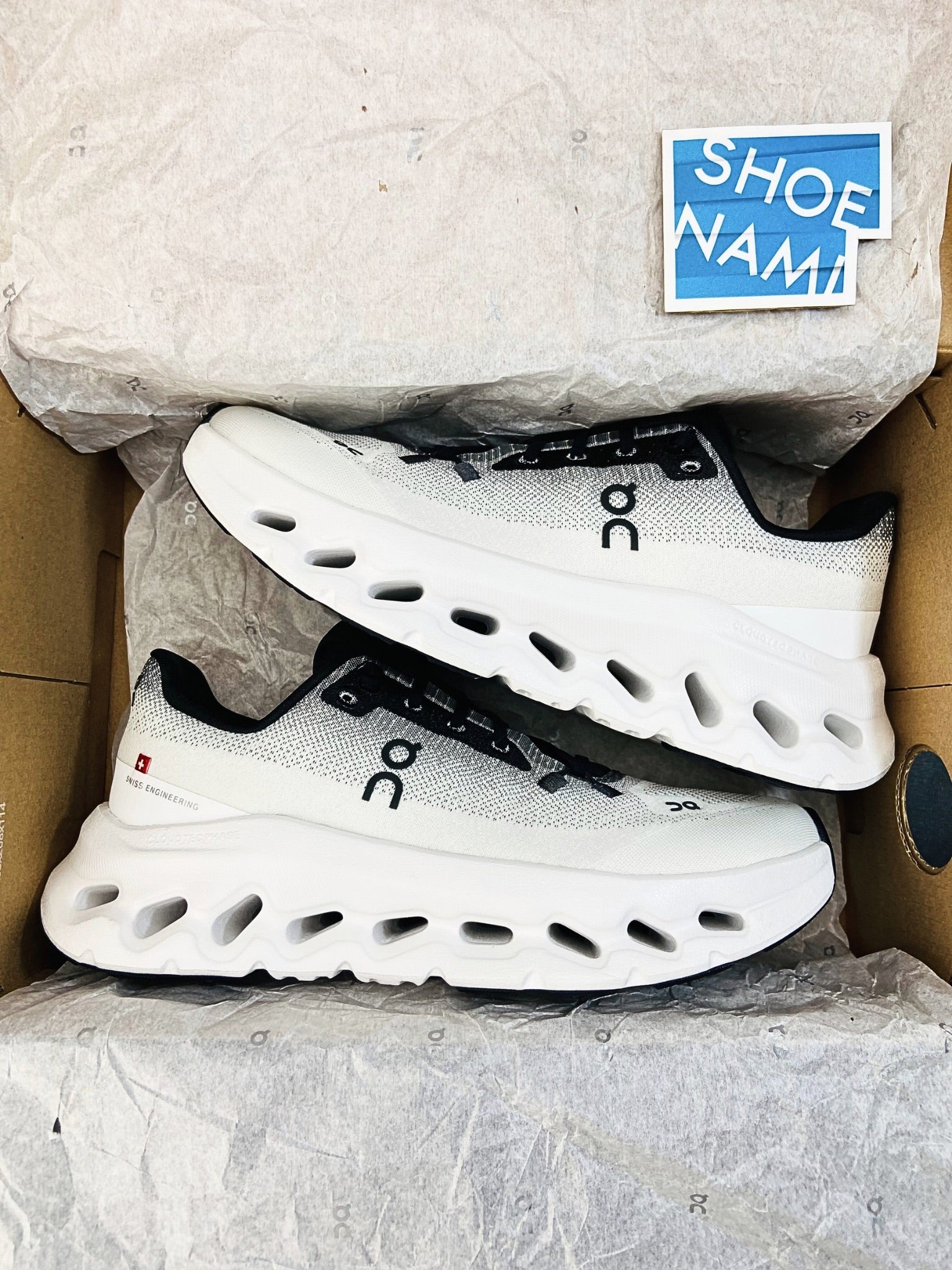 on-cloudtilt-black-ivory-womens-3WE10051430-9