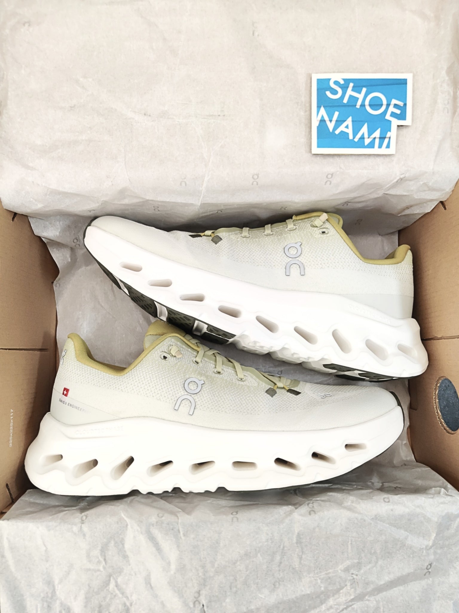 on-cloudtilt-caper-ghost-mens-3ME10104303-4