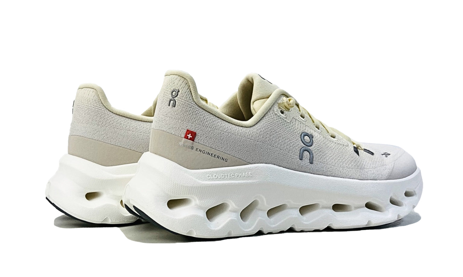 on-cloudtilt-castor-pearl-womens-3WE10054312-8