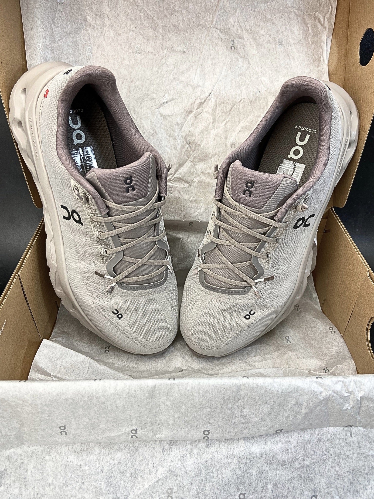 on-cloudtilt-cinder-ash-mens-3ME10101910-05